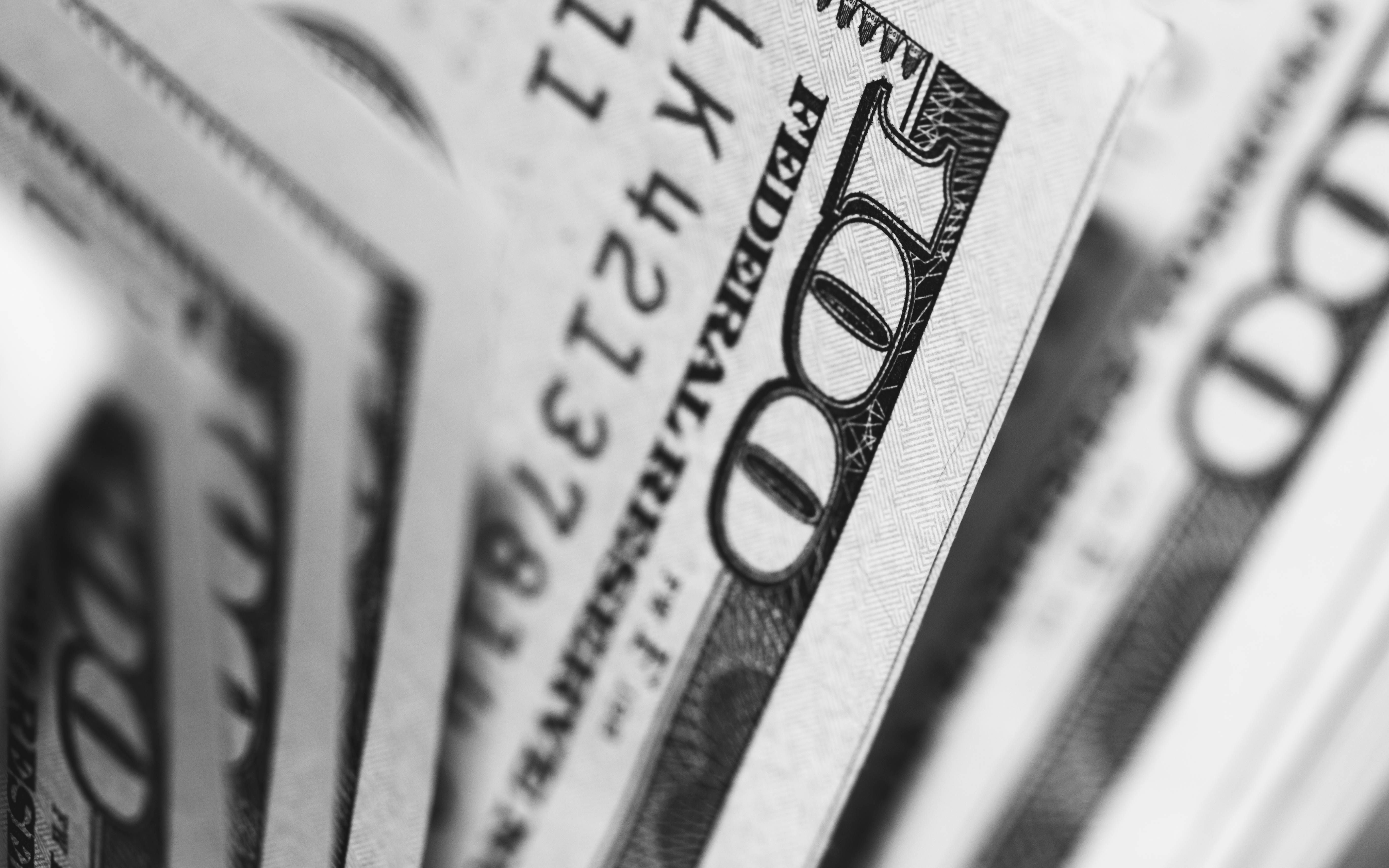 hundred dollar bills, black and white, shallow depth of field, 5K Desktop Wallpaper