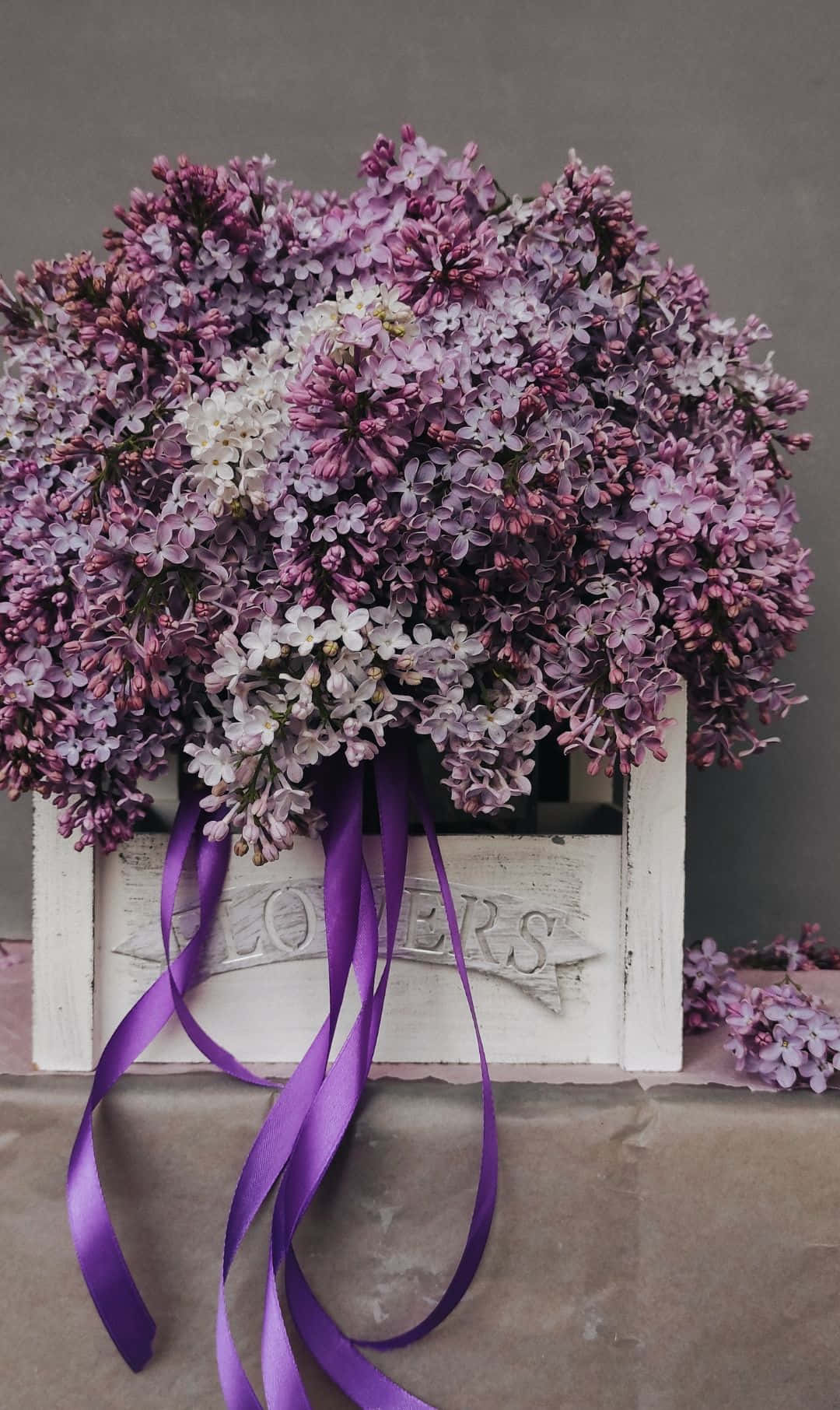 white crate, purple flowers, white lilacs, HD Phone Wallpaper