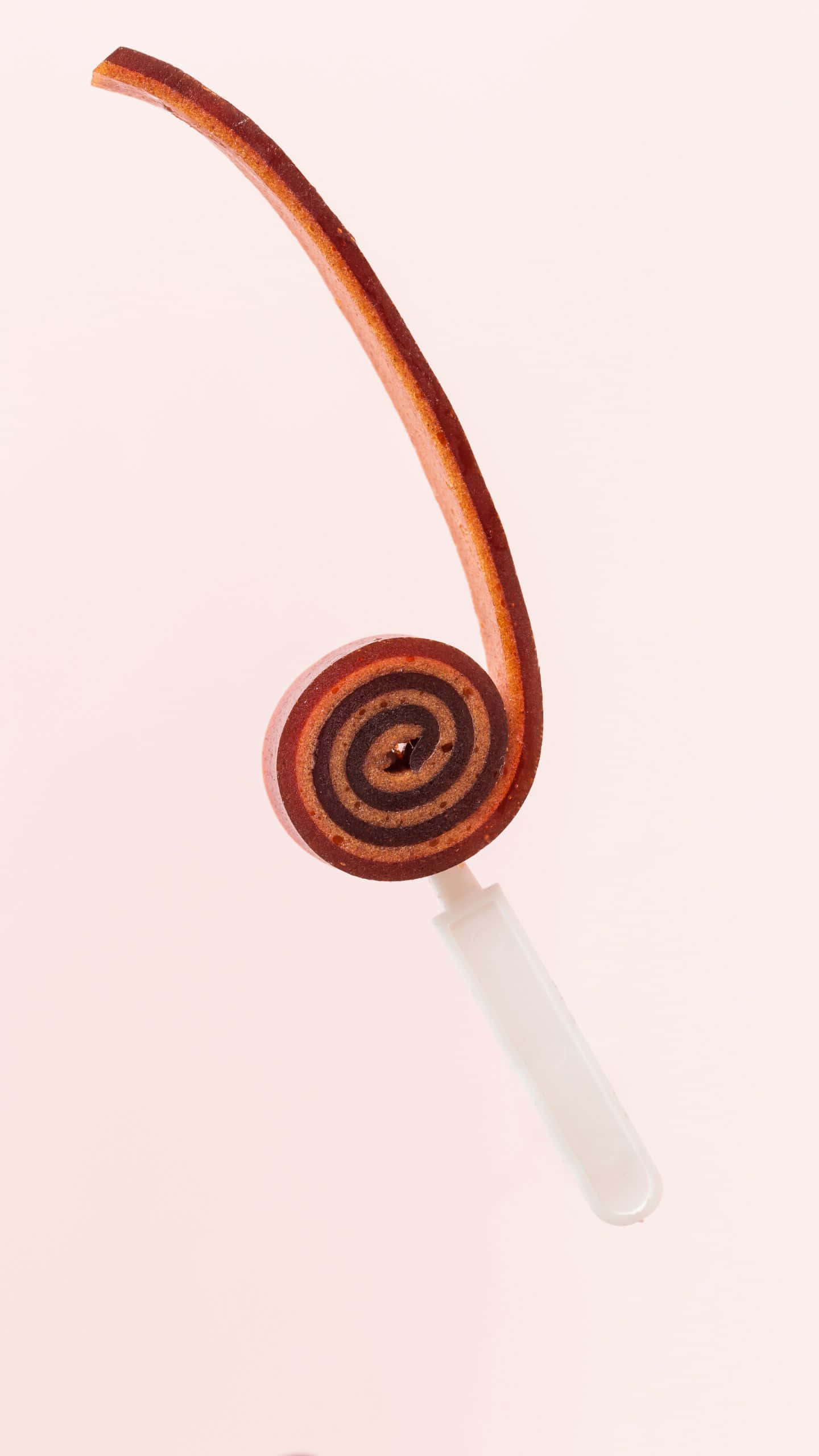 1440x1080, green mountain scenery, spiral-shaped chocolate lollipop, 2K Phone Wallpaper
