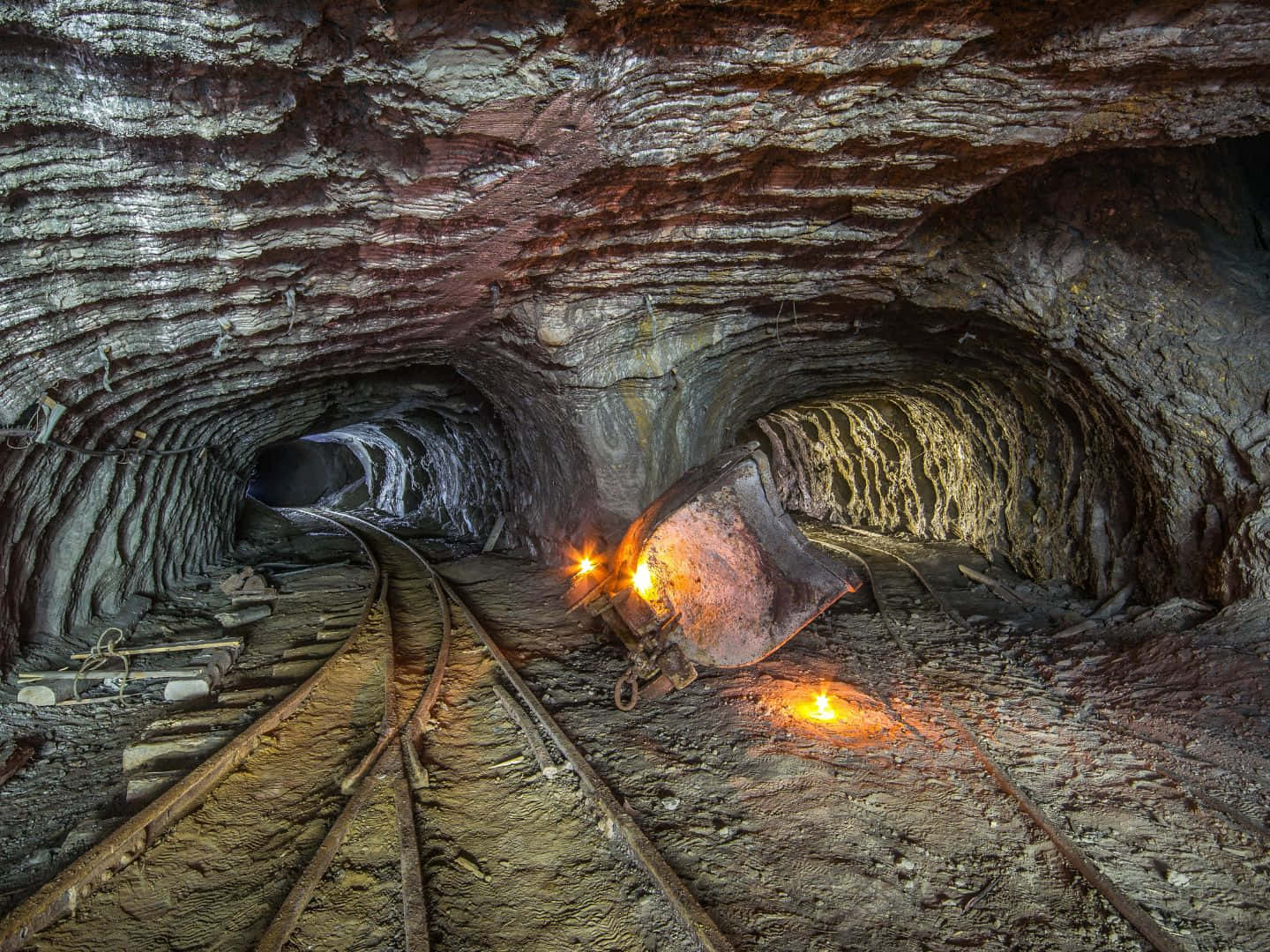1440x1080, rusted mining cart, orange lights, HD Desktop Wallpaper