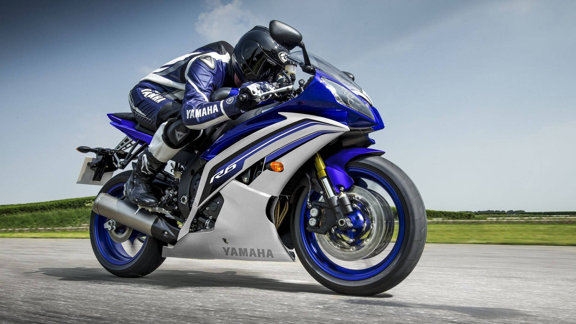 blue Yamaha YZF-R6, paved road, clear sky, Full HD Desktop Wallpaper