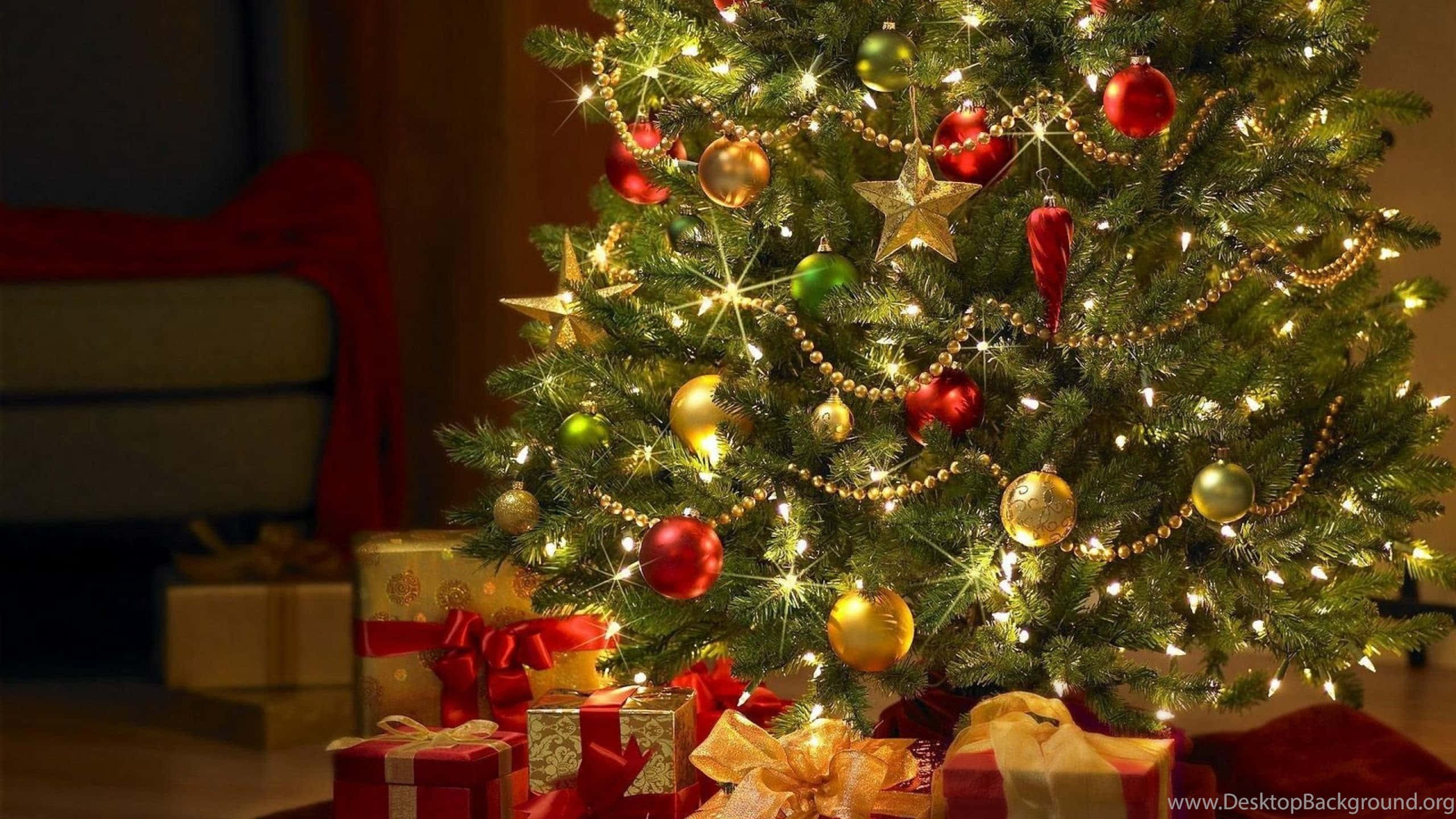 1920x1080 HD Christmas, Christmas tree, red gold and green ornaments, 2K Desktop Wallpaper