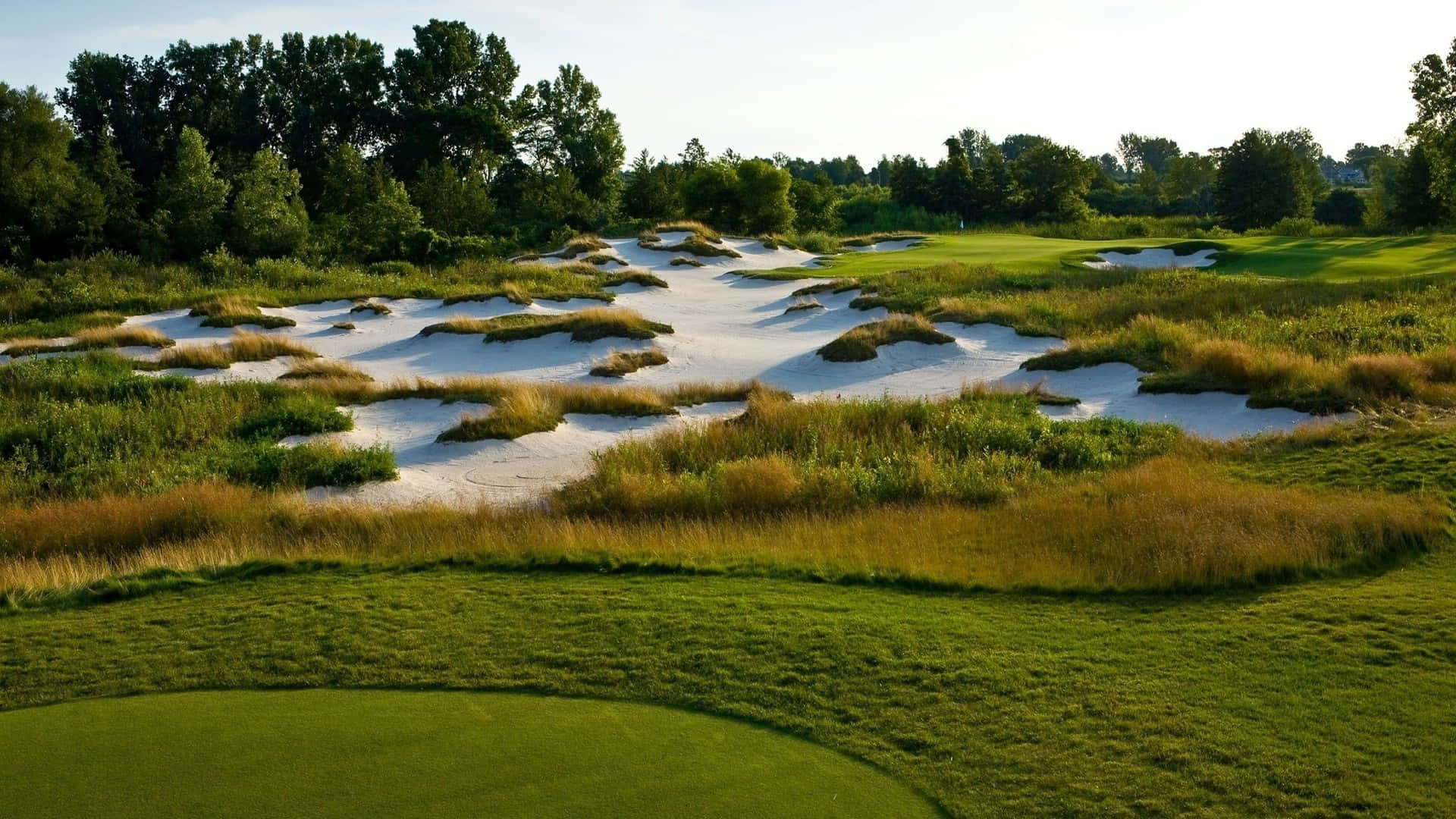 1920x1080 HD Golf, sunlit golf course, winding sand bunker maze, Full HD Desktop Wallpaper