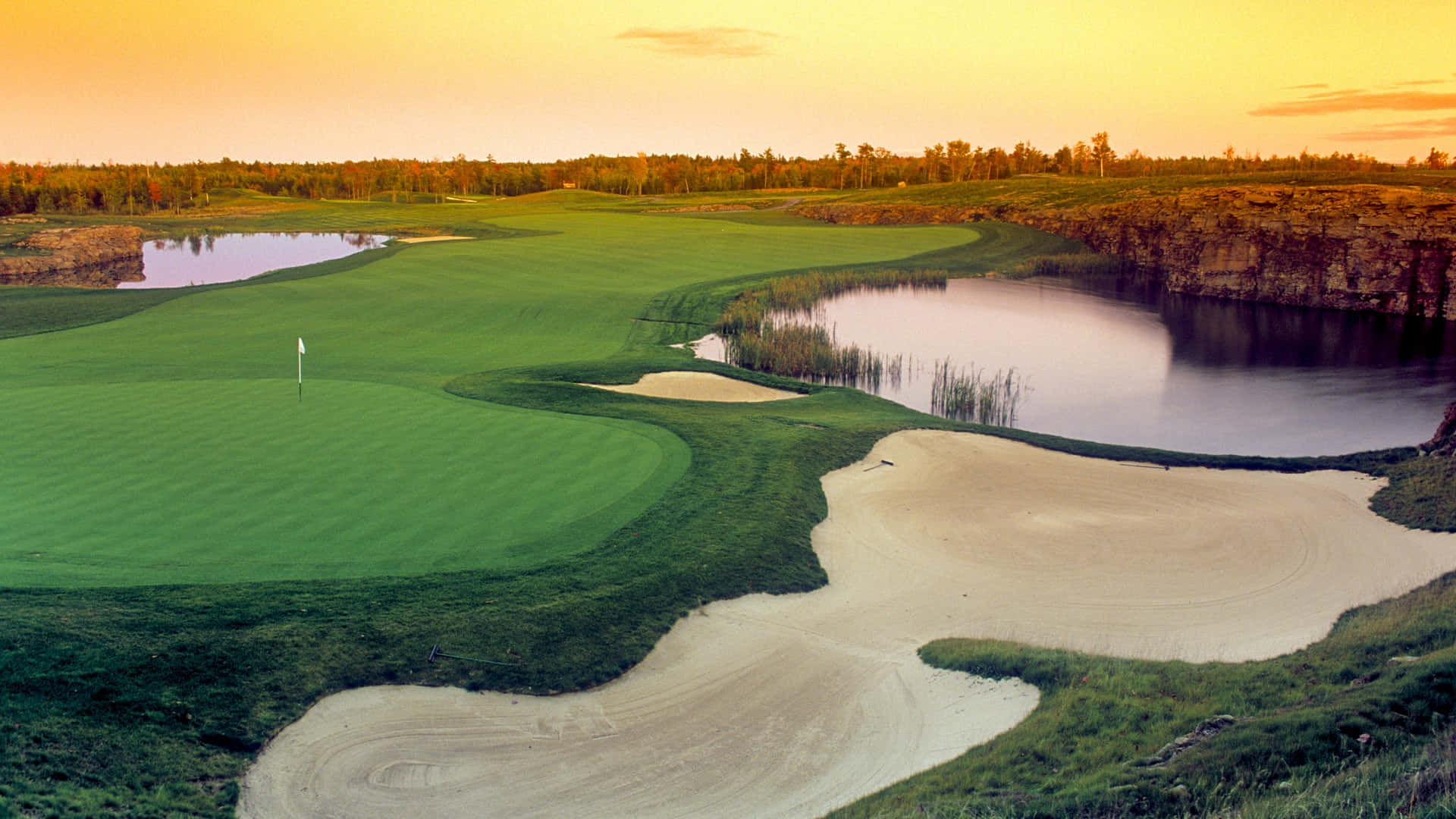 golf course, sunset, vibrant green fairways, Full HD Desktop Wallpaper