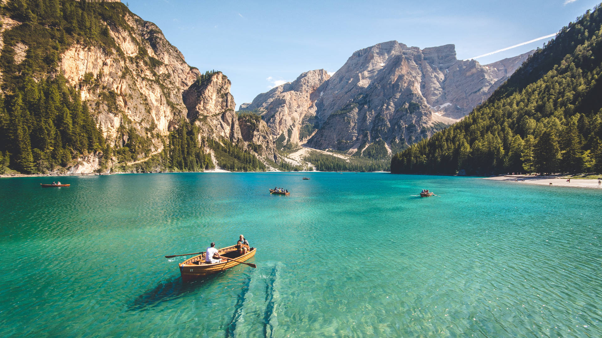 1920x1080 HD Summer, lake in Italy, crystal turquoise waters, Full HD Desktop Wallpaper