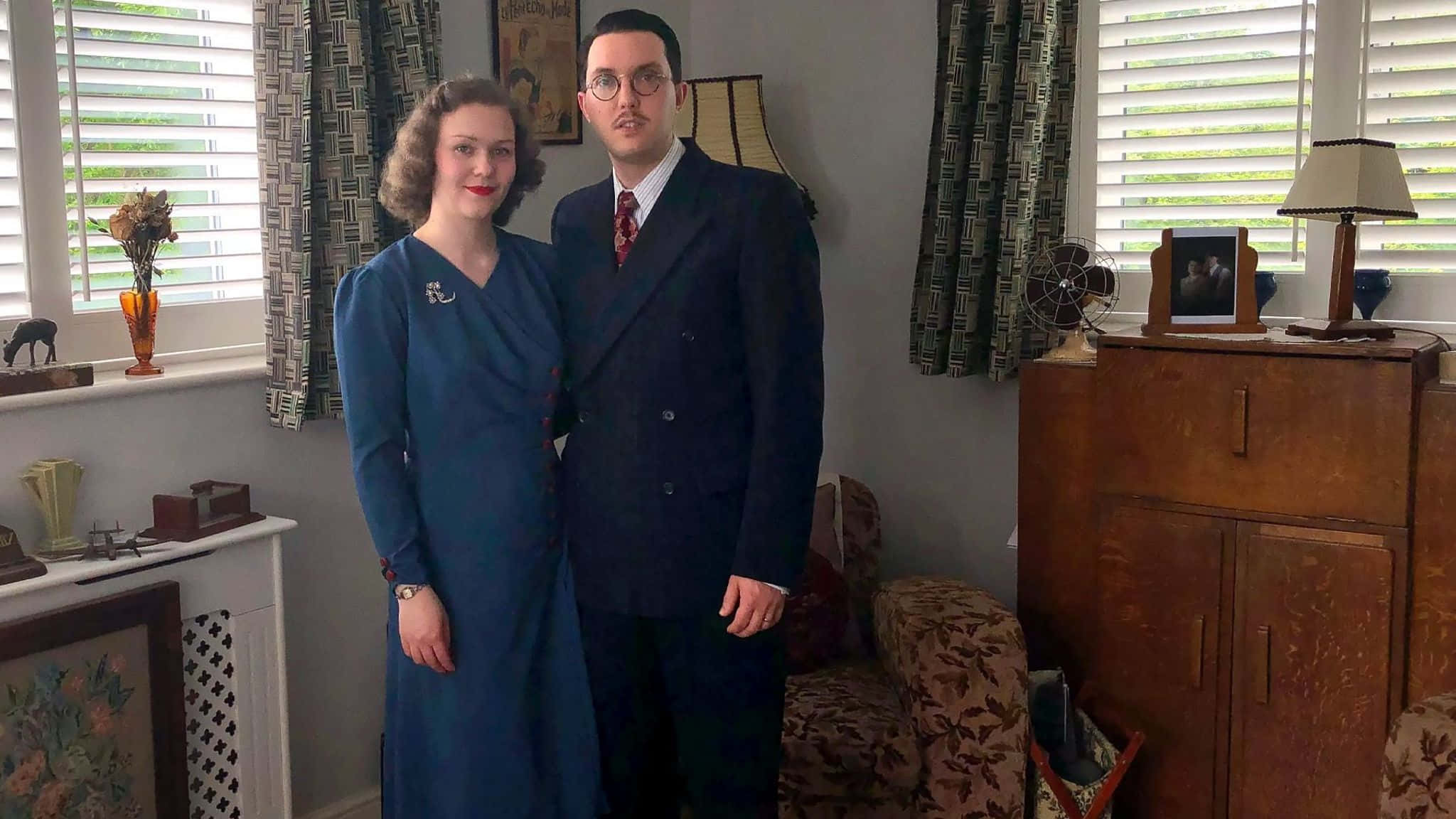 1940s couple classic attire, vintage living room, patterned curtains, Full HD Desktop Wallpaper