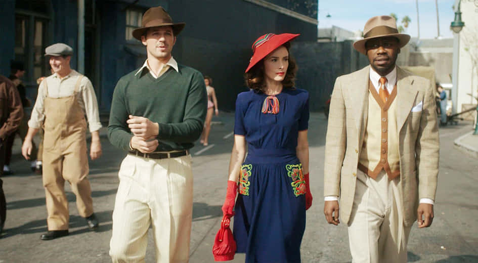 1940s street fashion scene, sunlit street, vintage buildings, SD Desktop Wallpaper