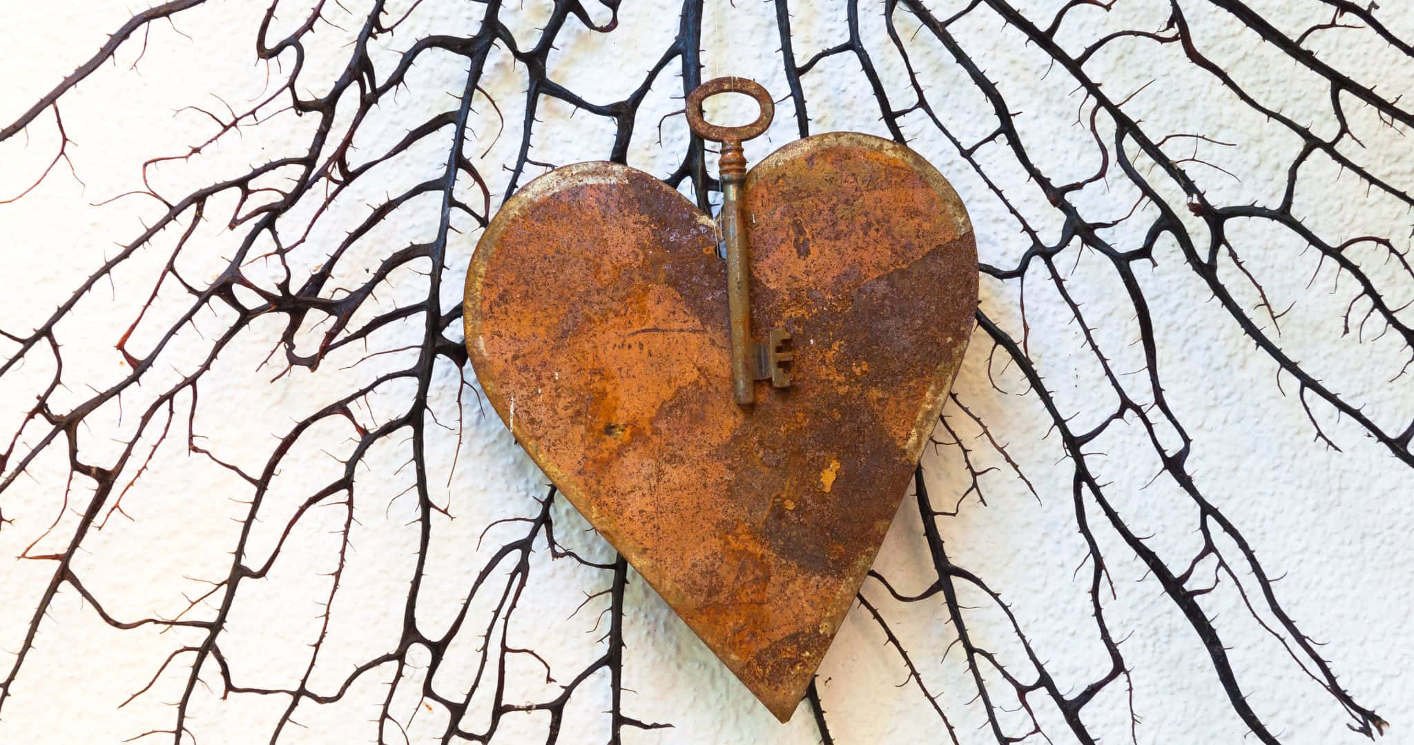 2048x1080, rusty metal heart, old key, Full HD Desktop Wallpaper