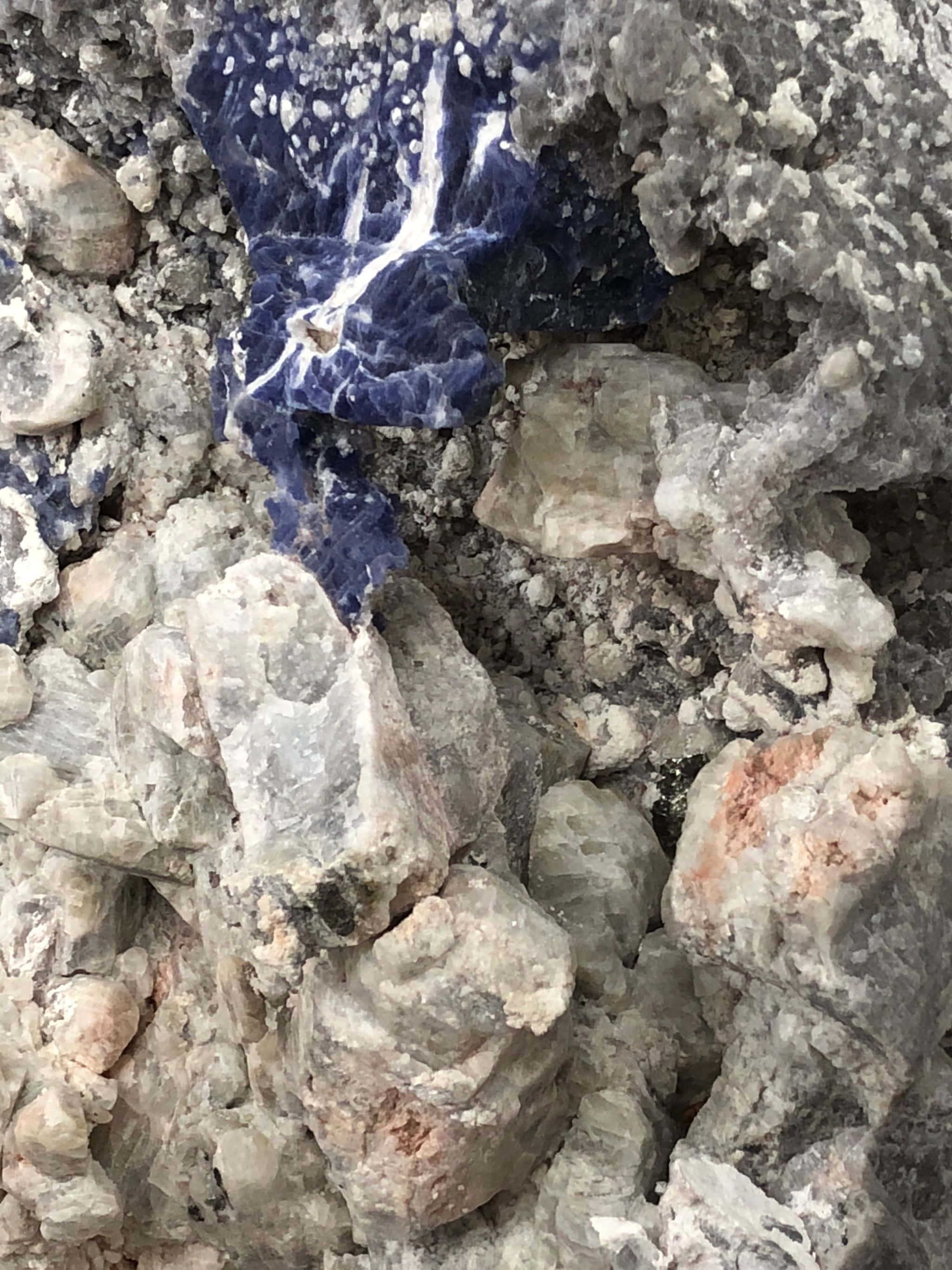 2048x2732, blue mineral vein, rough grayish-white rock, 2K Phone Wallpaper