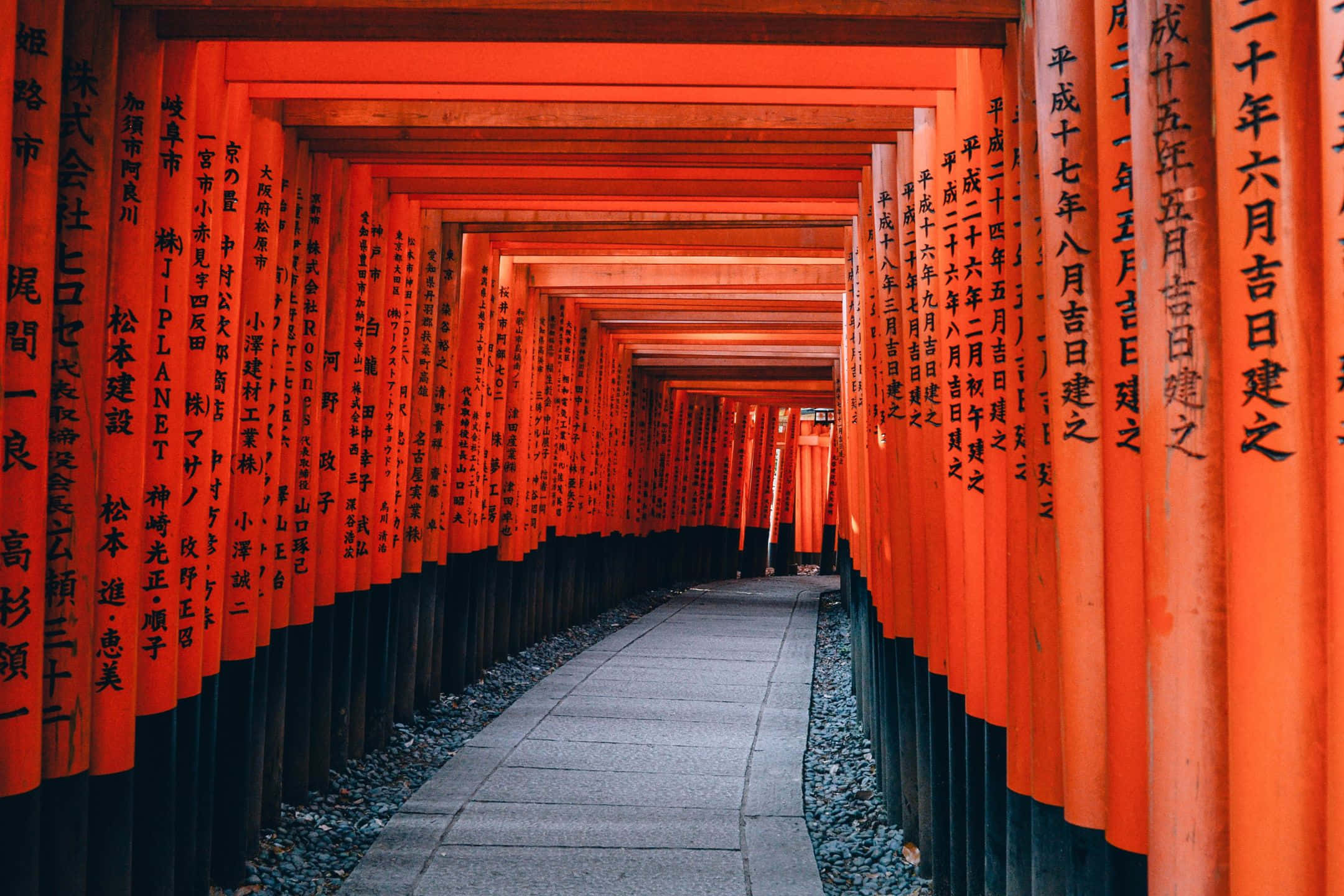 2160x1440, vermilion torii gates, black Japanese characters, Full HD Desktop Wallpaper
