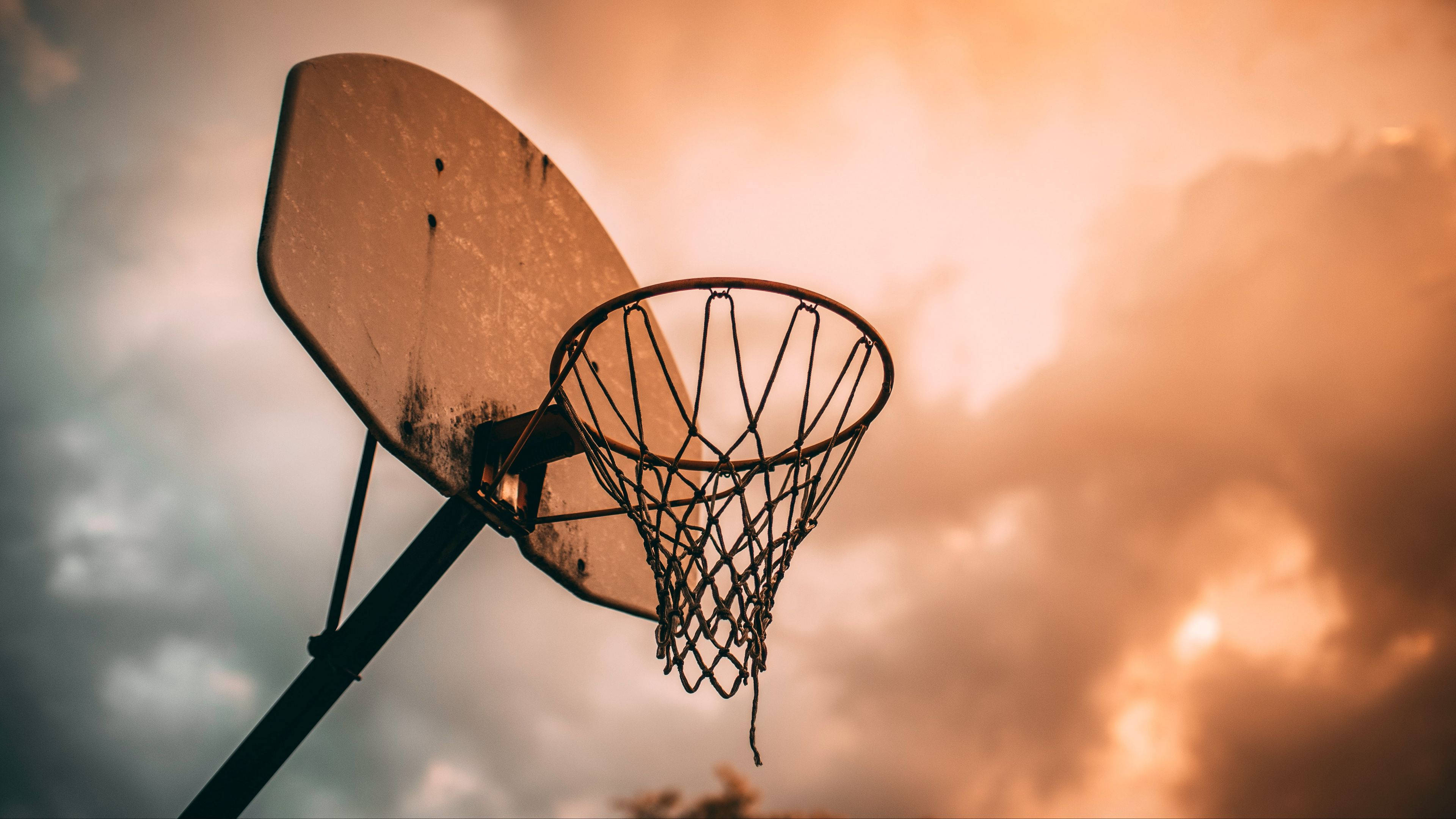 4K Basketball Wooden Backboard, weathered basketball hoop, dramatic sunset sky, 4K Desktop Wallpaper