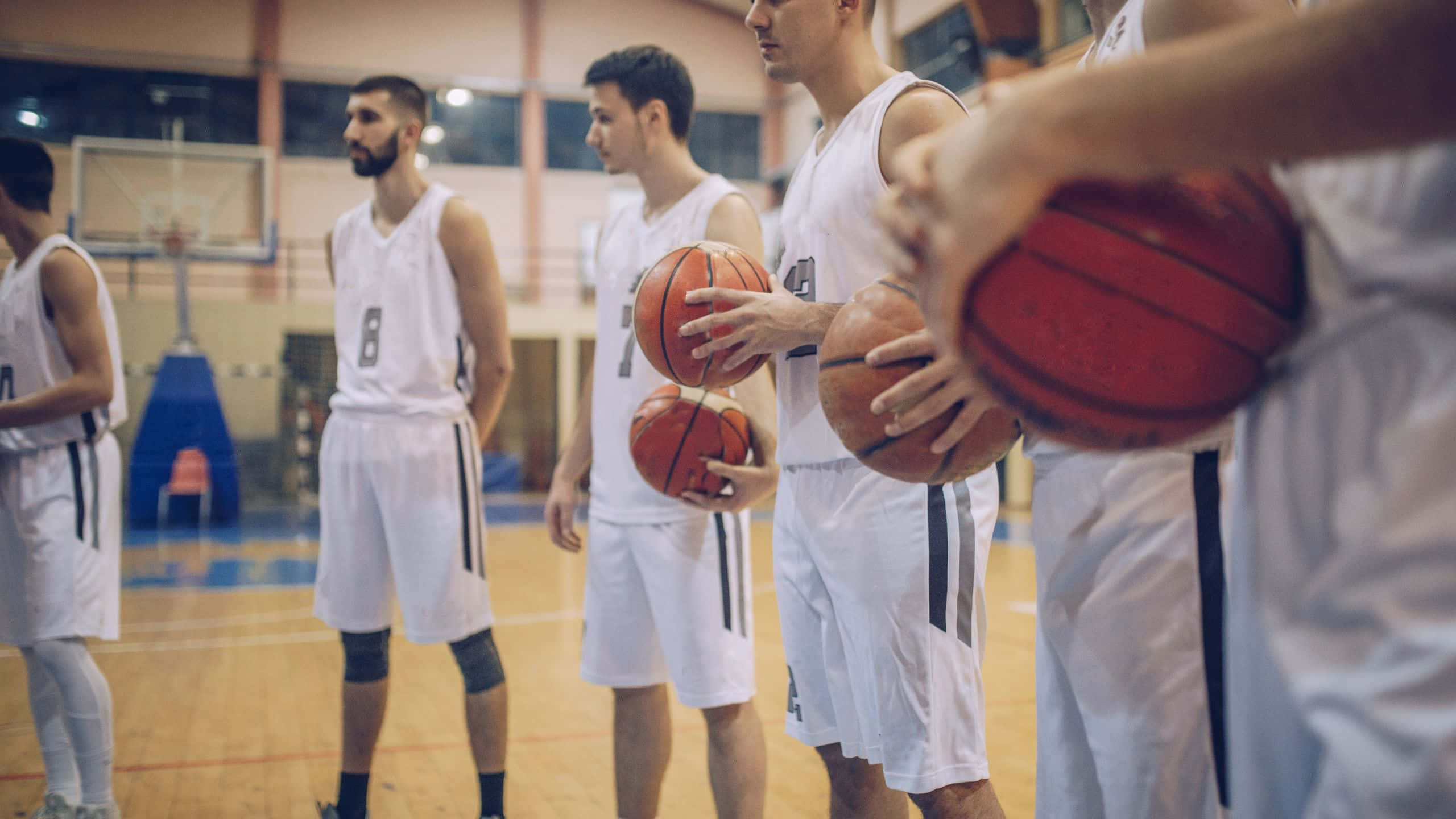 2560x1440, basketball, white uniforms, 2K Desktop Wallpaper