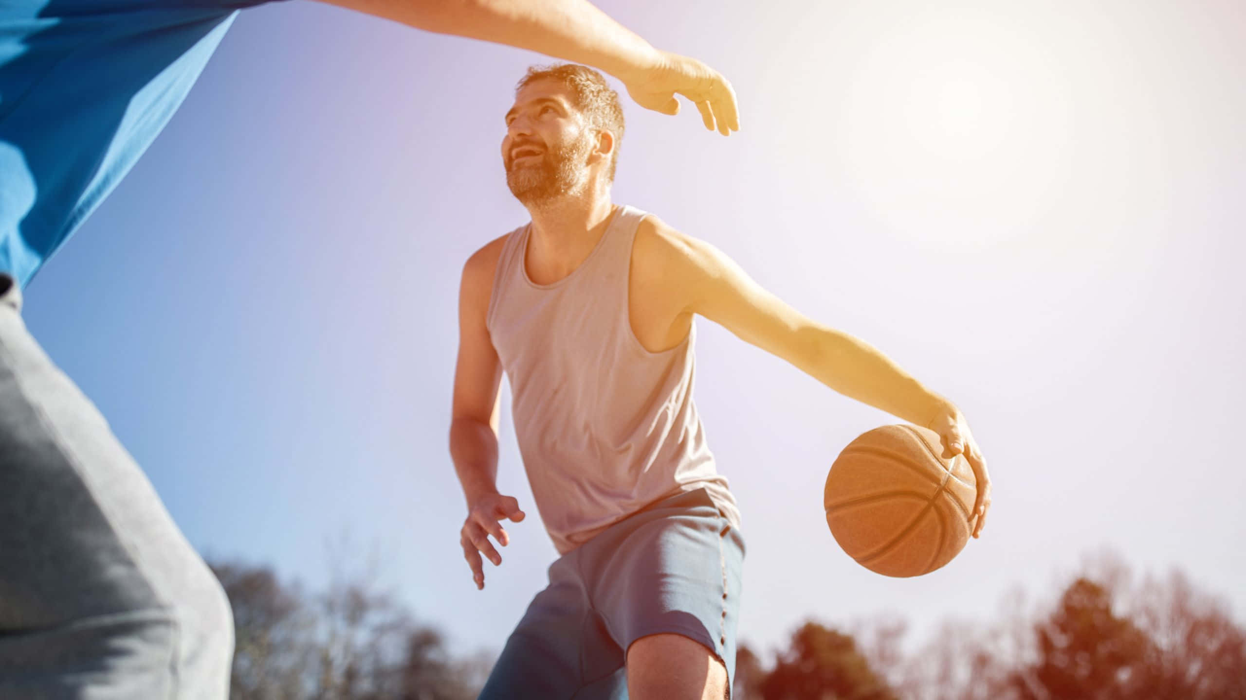 2560x1440 basketball, bearded man, tank top, 2K Desktop Wallpaper