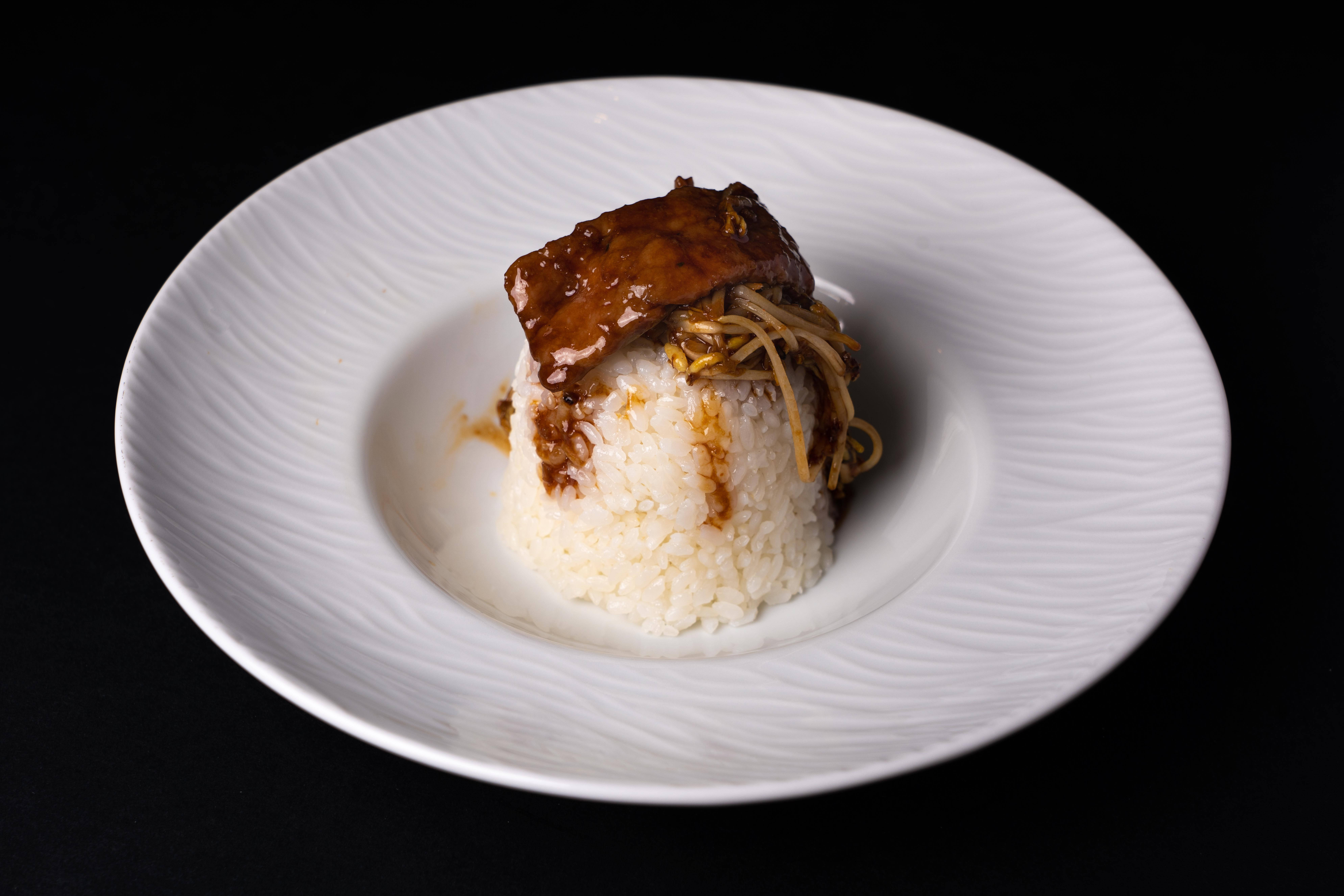 cooked rice, glossy braised meat, bean sprouts, 8K Desktop Wallpaper