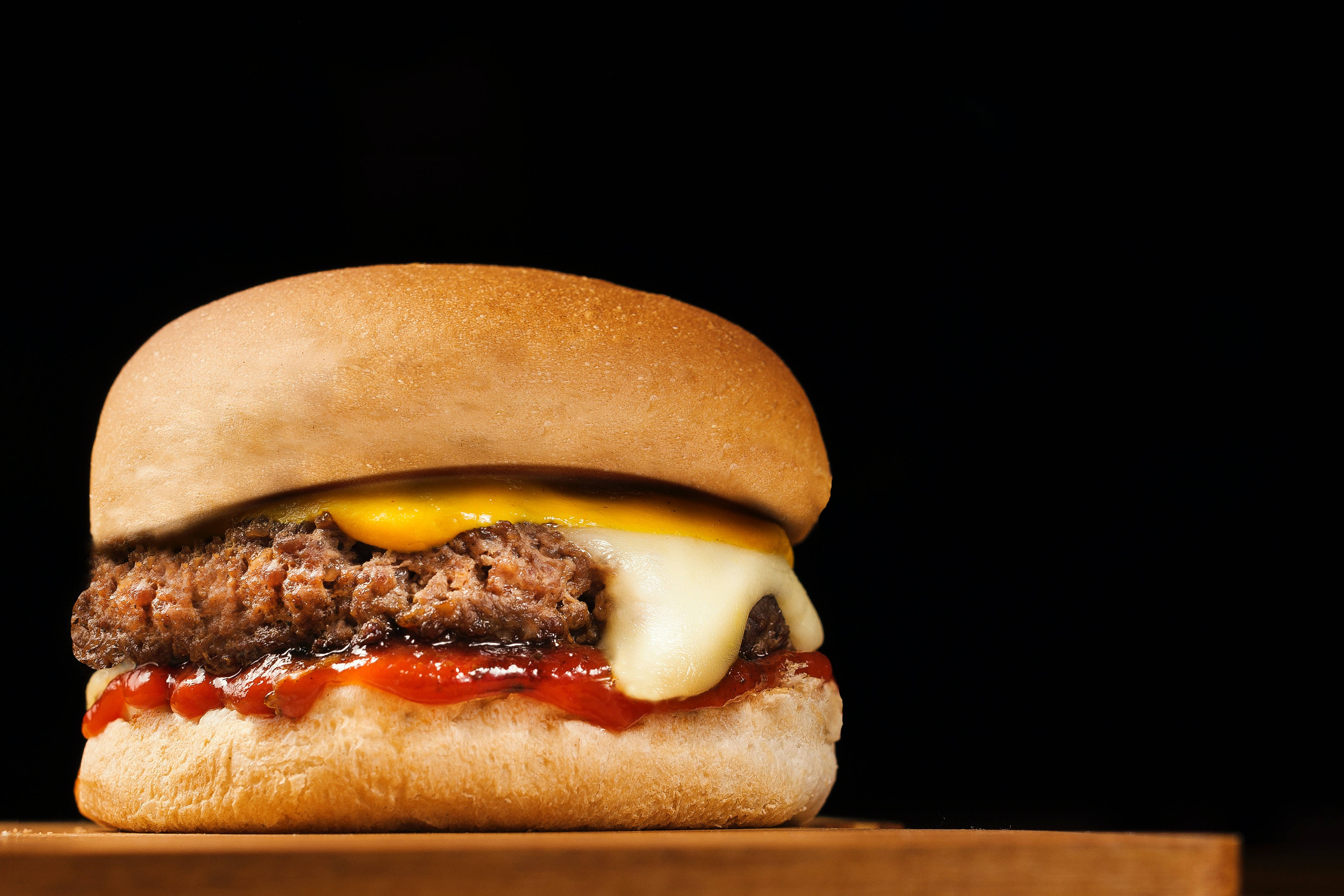 cheesy burger, 2560x1440, melted cheese, 2K Desktop Wallpaper