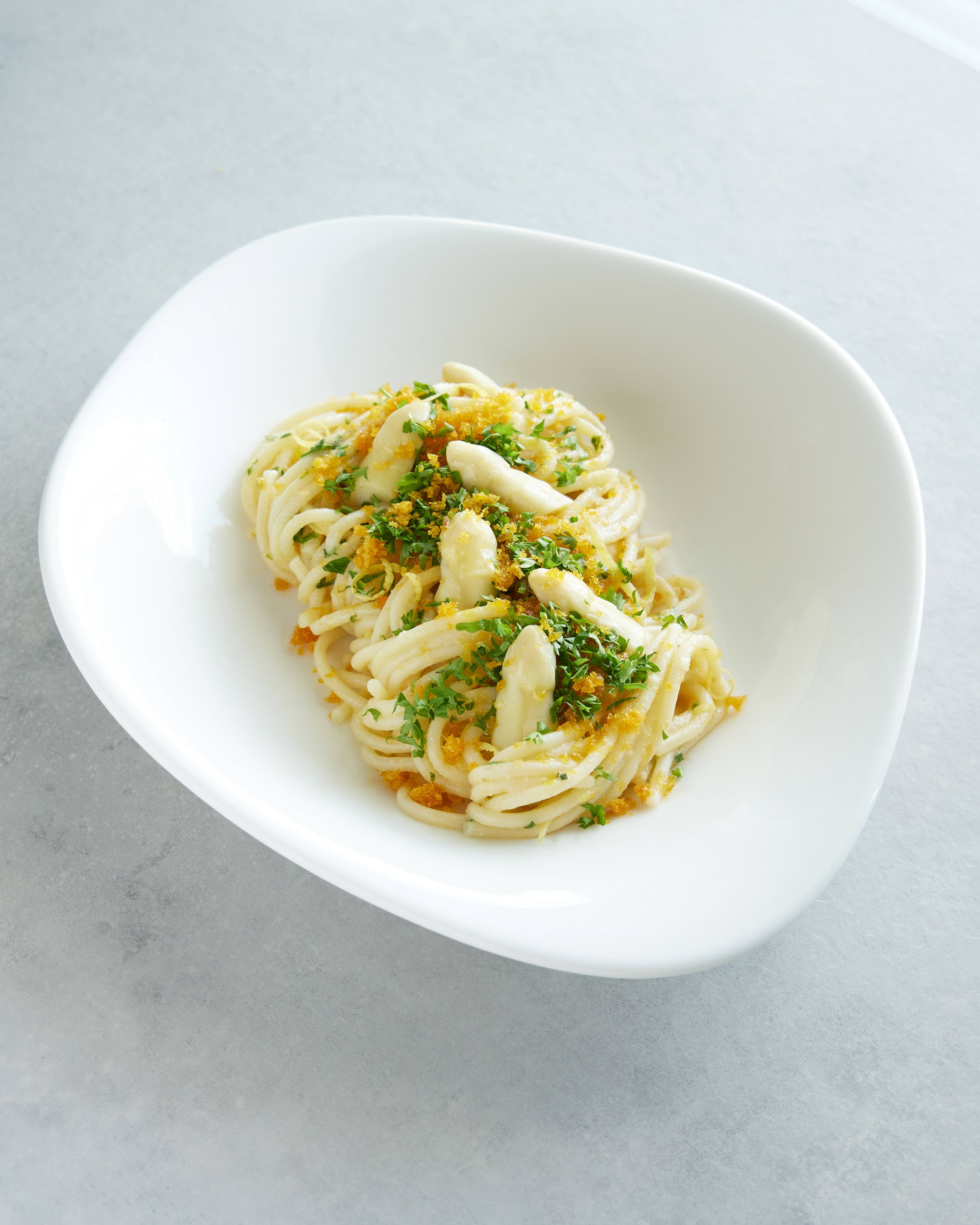 carbonara pasta, creamy pasta, golden breadcrumbs, 4K Phone Wallpaper