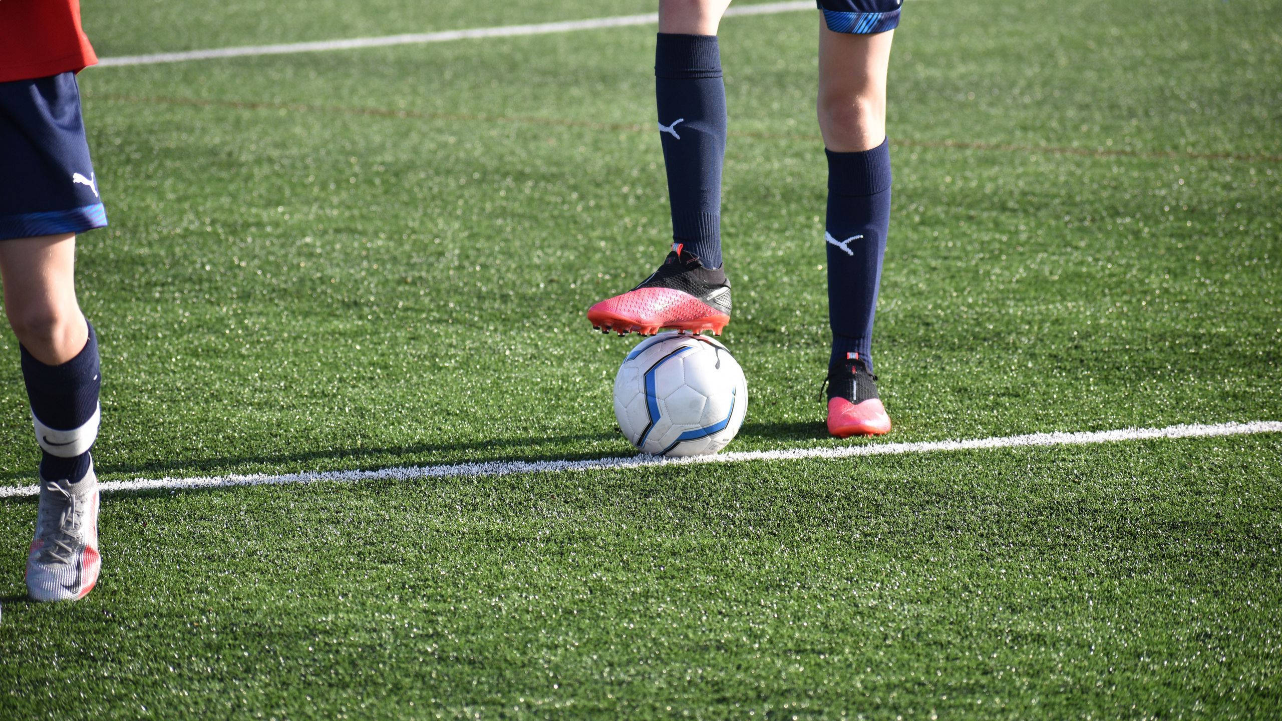 2560x1440, soccer player feet, cleats, 2K Desktop Wallpaper