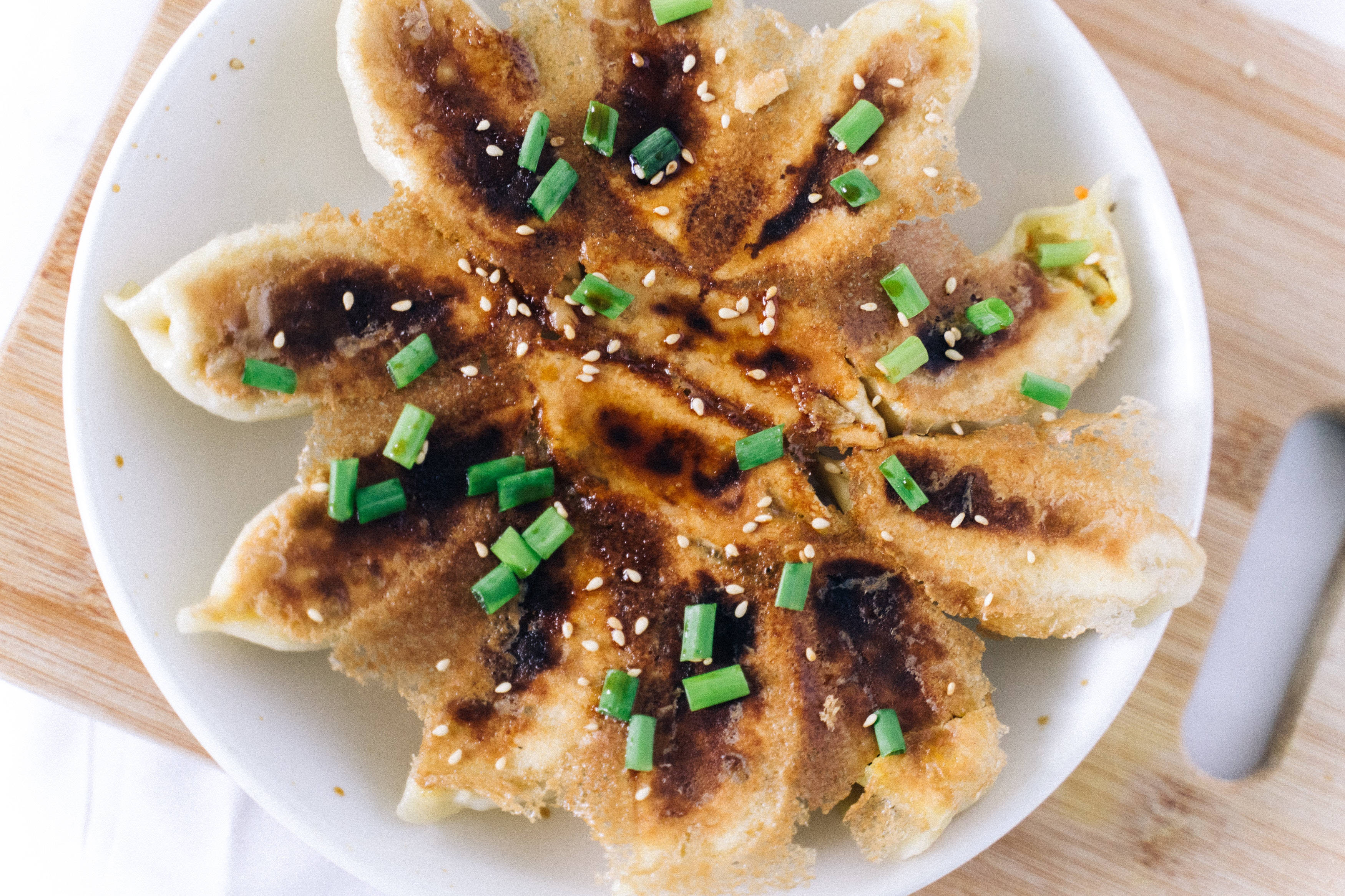 Fried Dumplings, 2560x1440, golden-brown, 2K Desktop Wallpaper