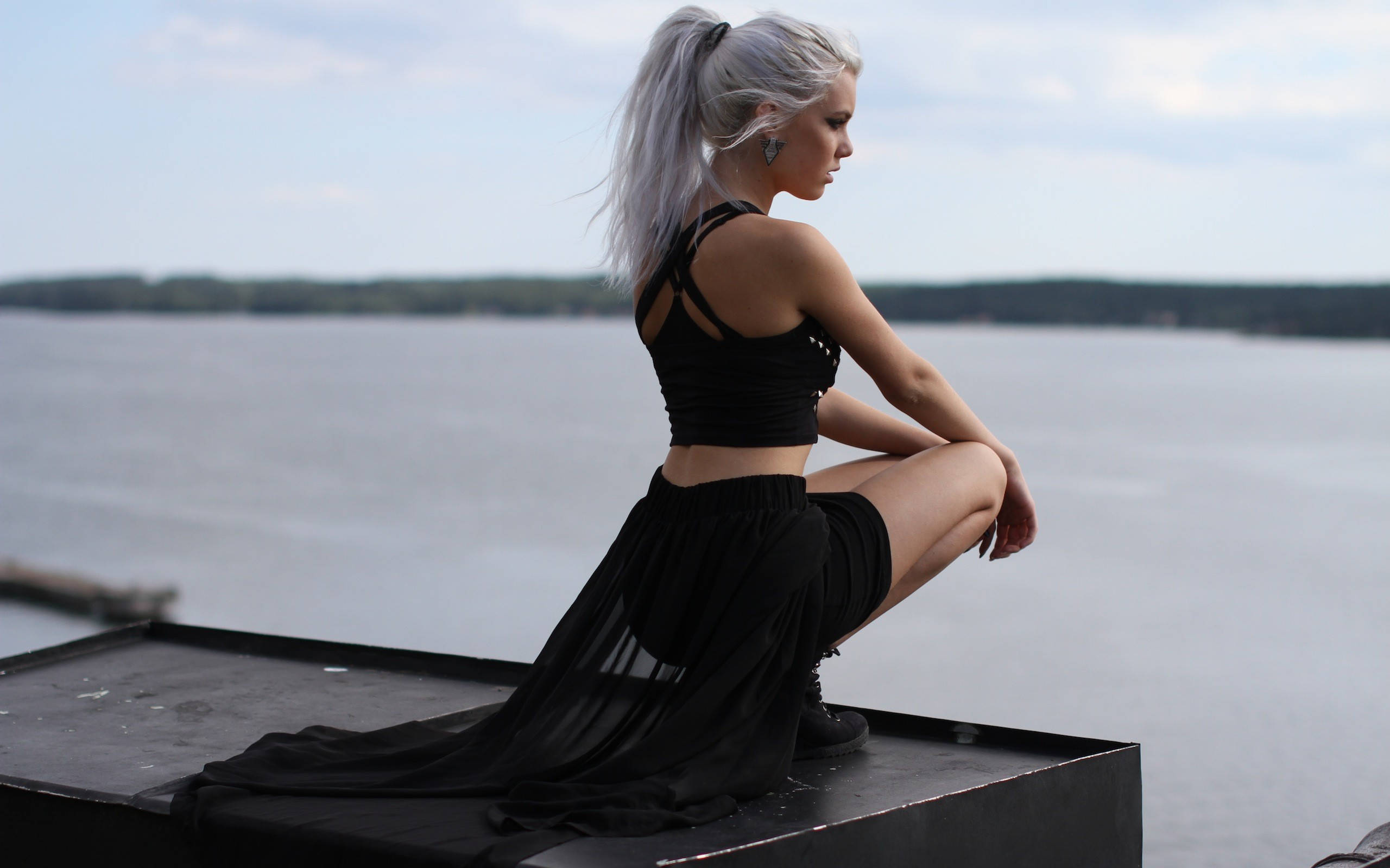 urban fantasy, silver hair, black attire, 2K Desktop Wallpaper