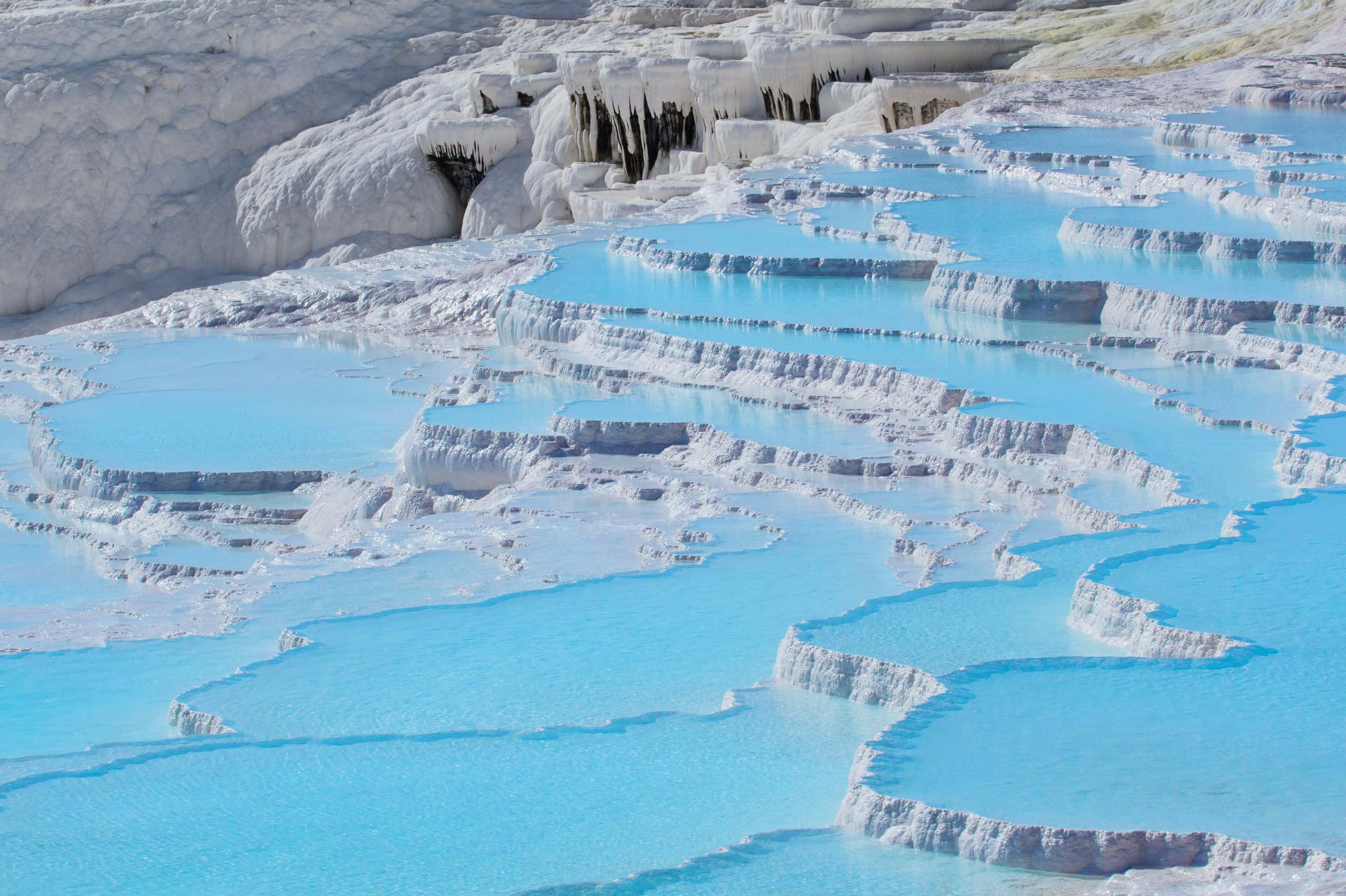 2560x1704, turquoise thermal pools, white mineral terraces, 2K Desktop Wallpaper