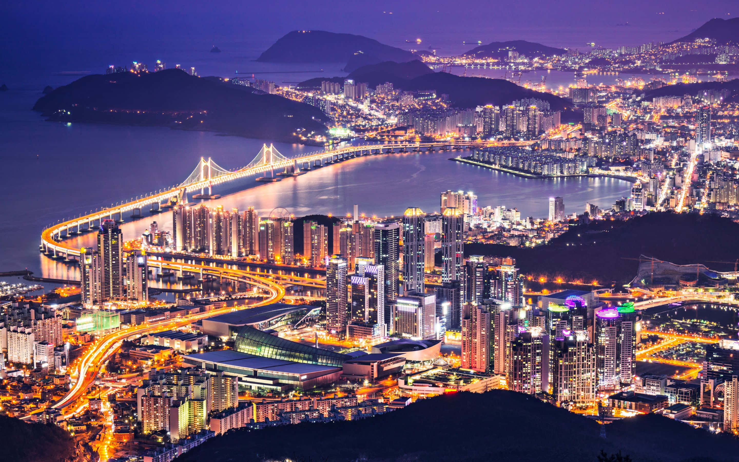 sunset, nighttime cityscape, glowing bridge, 2K Desktop Wallpaper