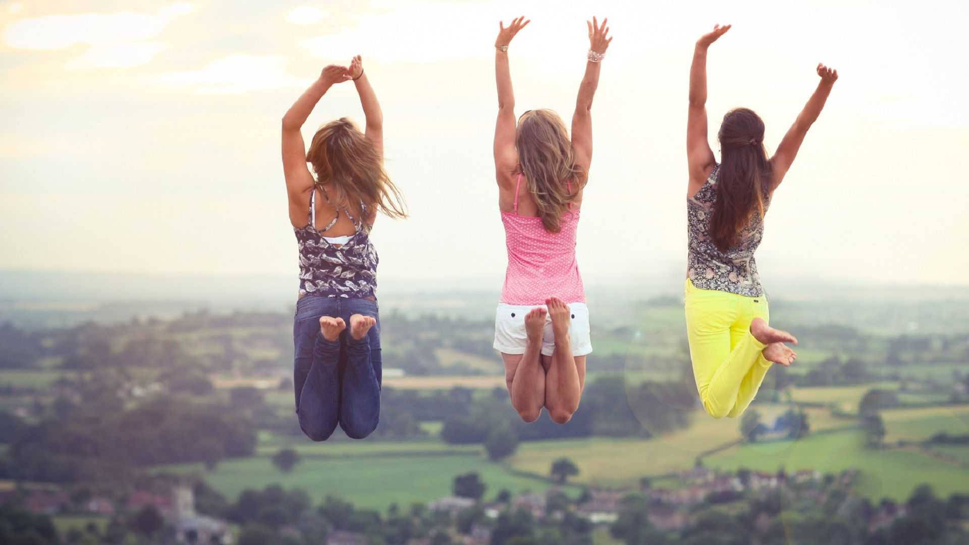 3 Best Friends, back view, jump shot, Full HD Desktop Wallpaper
