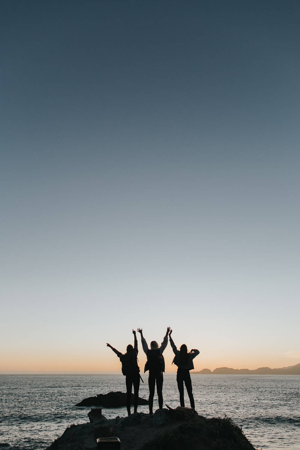 3 Best Friends, rocky cliff, calm ocean, HD Phone Wallpaper