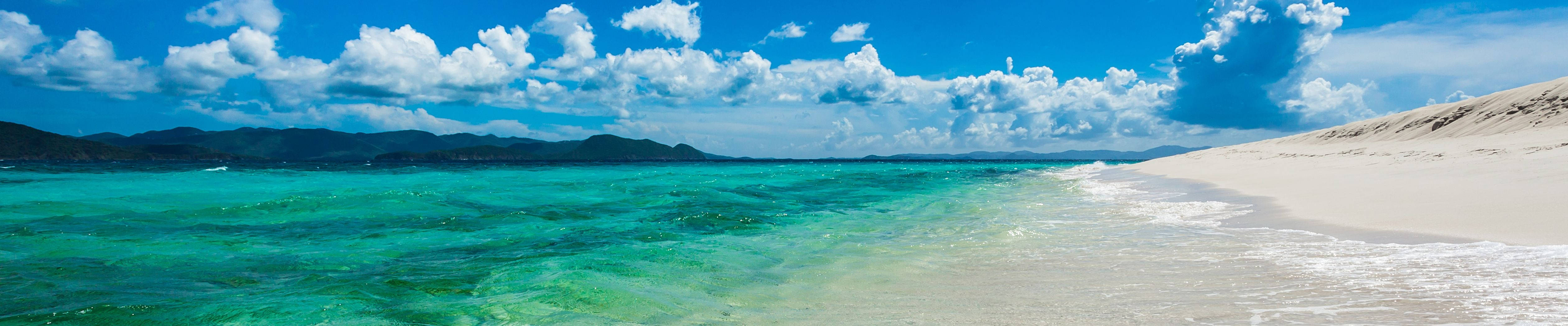 3 Monitor, beach, white sand, 4K Desktop Wallpaper