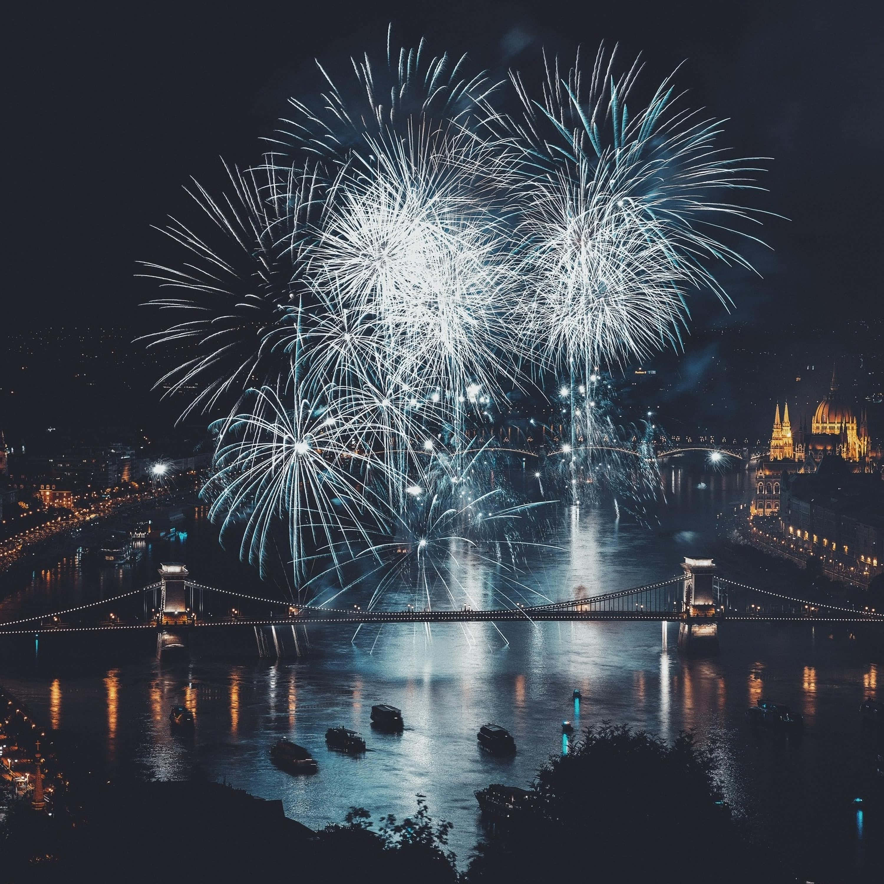 3000x3000, Fireworks Display, river, 2K Desktop Wallpaper