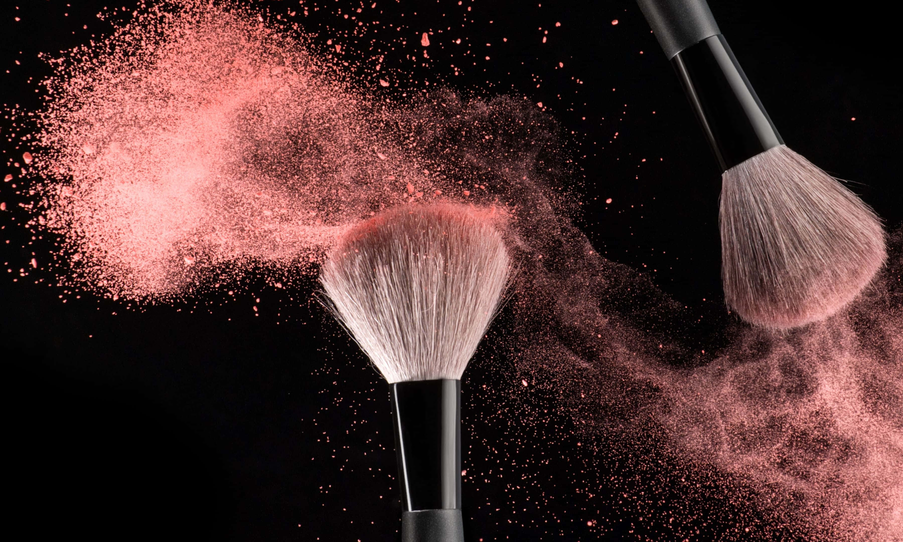 3600x2160, pink powder, black background, 2K Desktop Wallpaper
