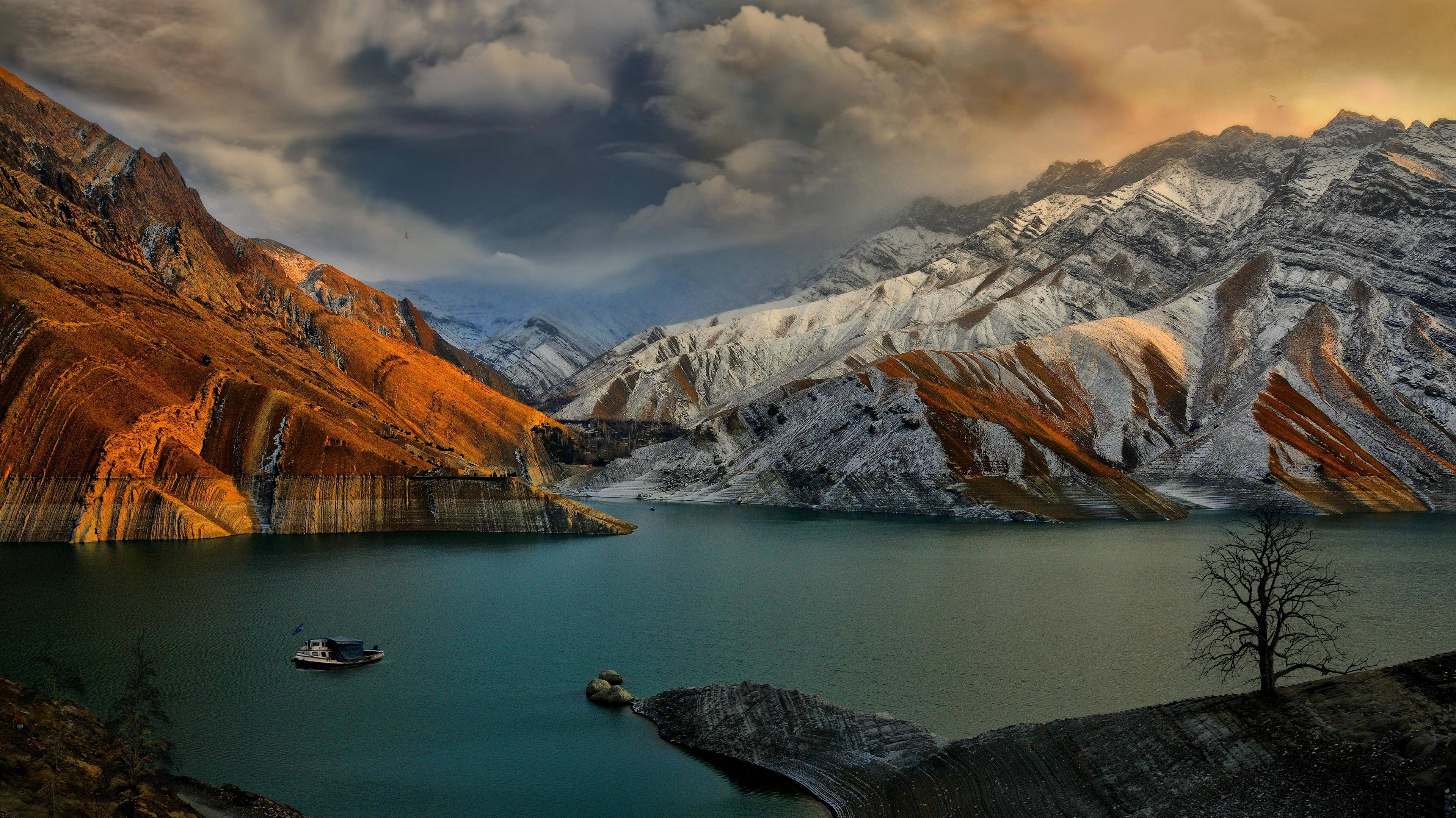 3840x2160 monitor, turquoise lake, snow-capped mountains, 4K Desktop Wallpaper