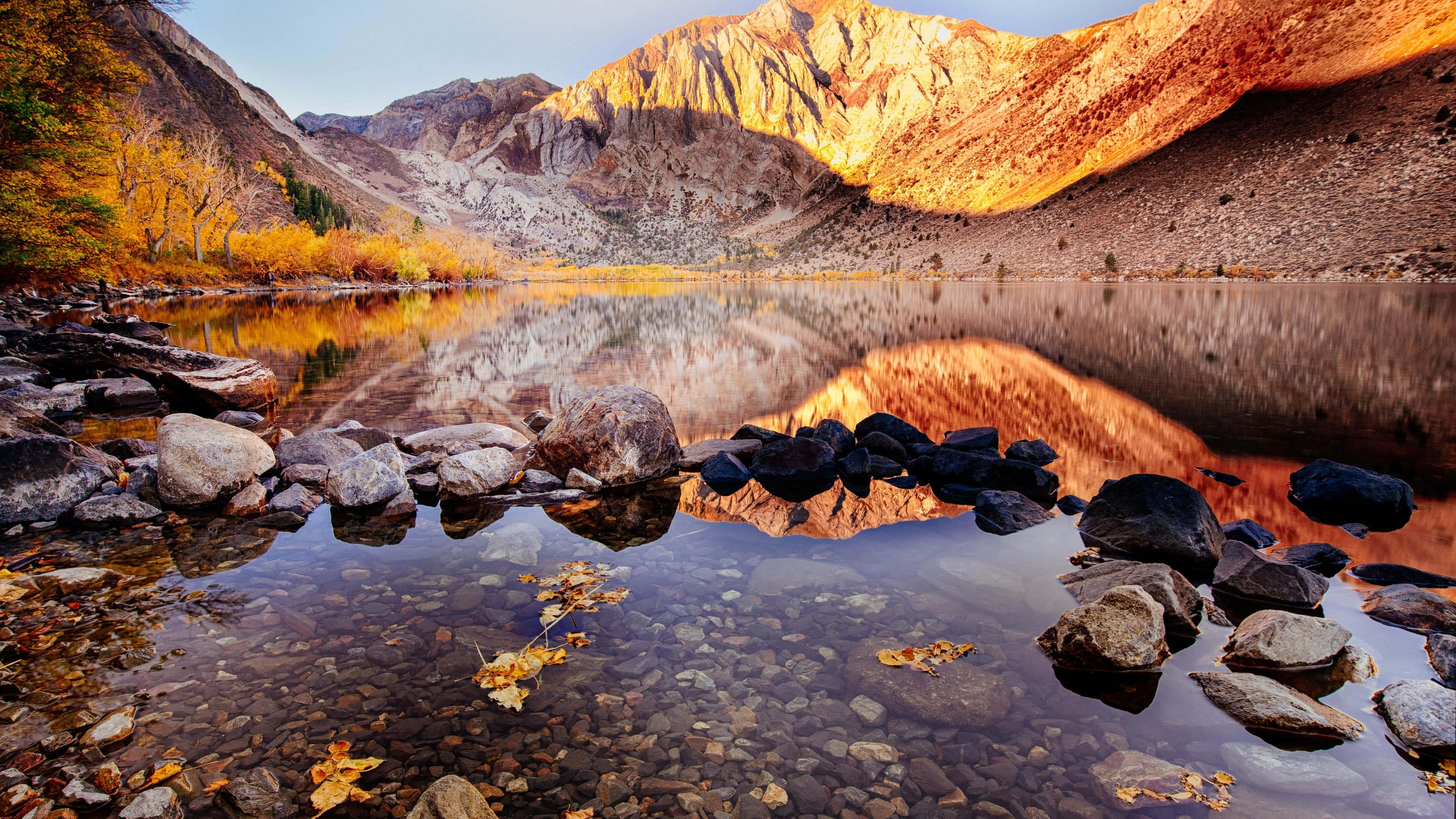 3840x2160 UHD 4K Desktop, golden autumn cliffs, colorful trees, 4K Desktop Wallpaper