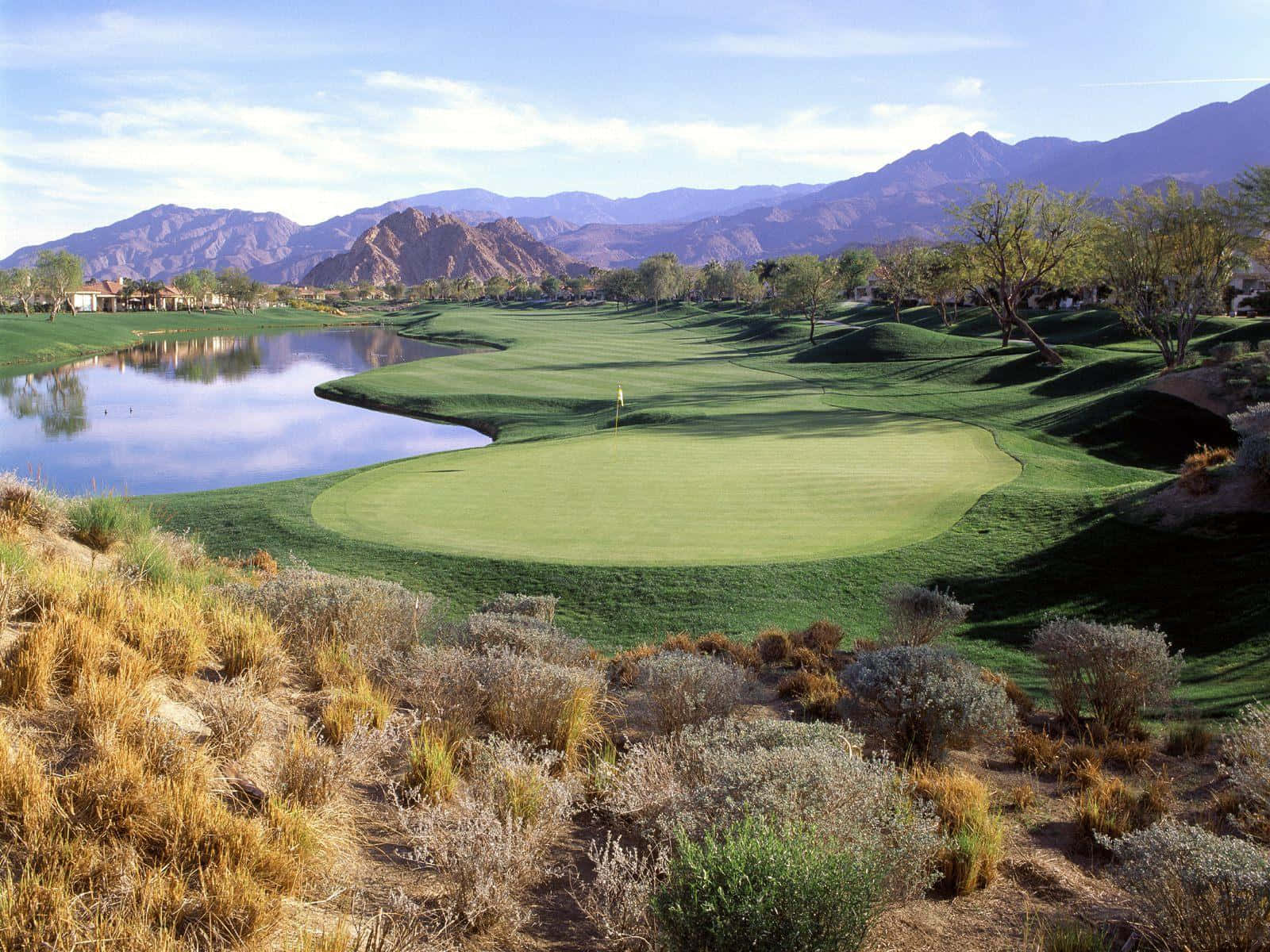 3d golf desktop, golf course green, calm lake, HD Desktop Wallpaper