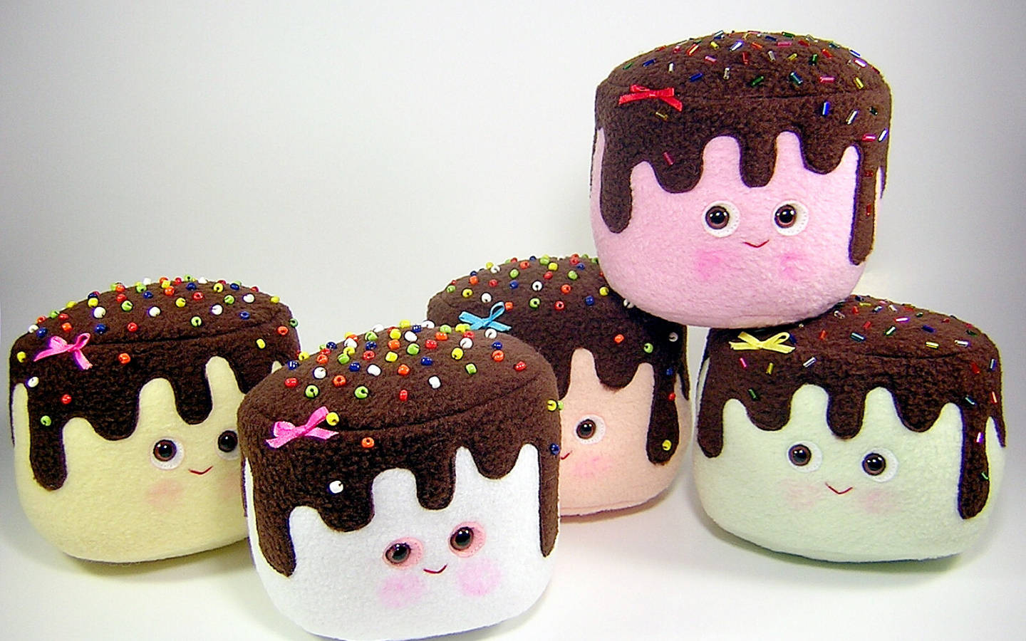 fluffy 3d marshmallow pillows, plush marshmallows, chocolate drip, HD Desktop Wallpaper