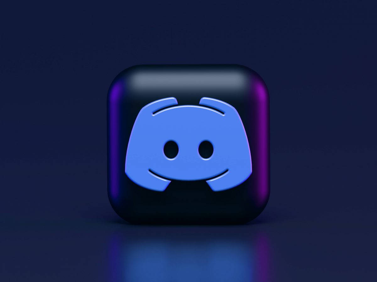 glossy black app icon, glowing blue Discord logo, dark gradient background, SD Desktop Wallpaper