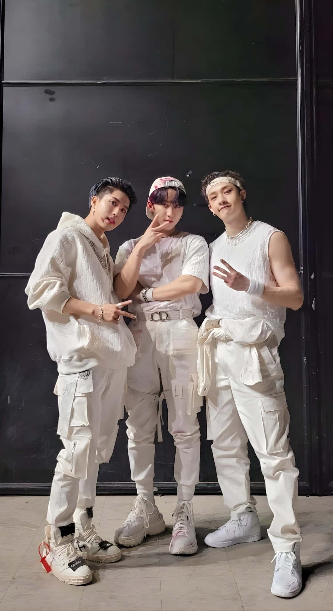 3racha, white outfits, dark wall, Full HD Phone Wallpaper