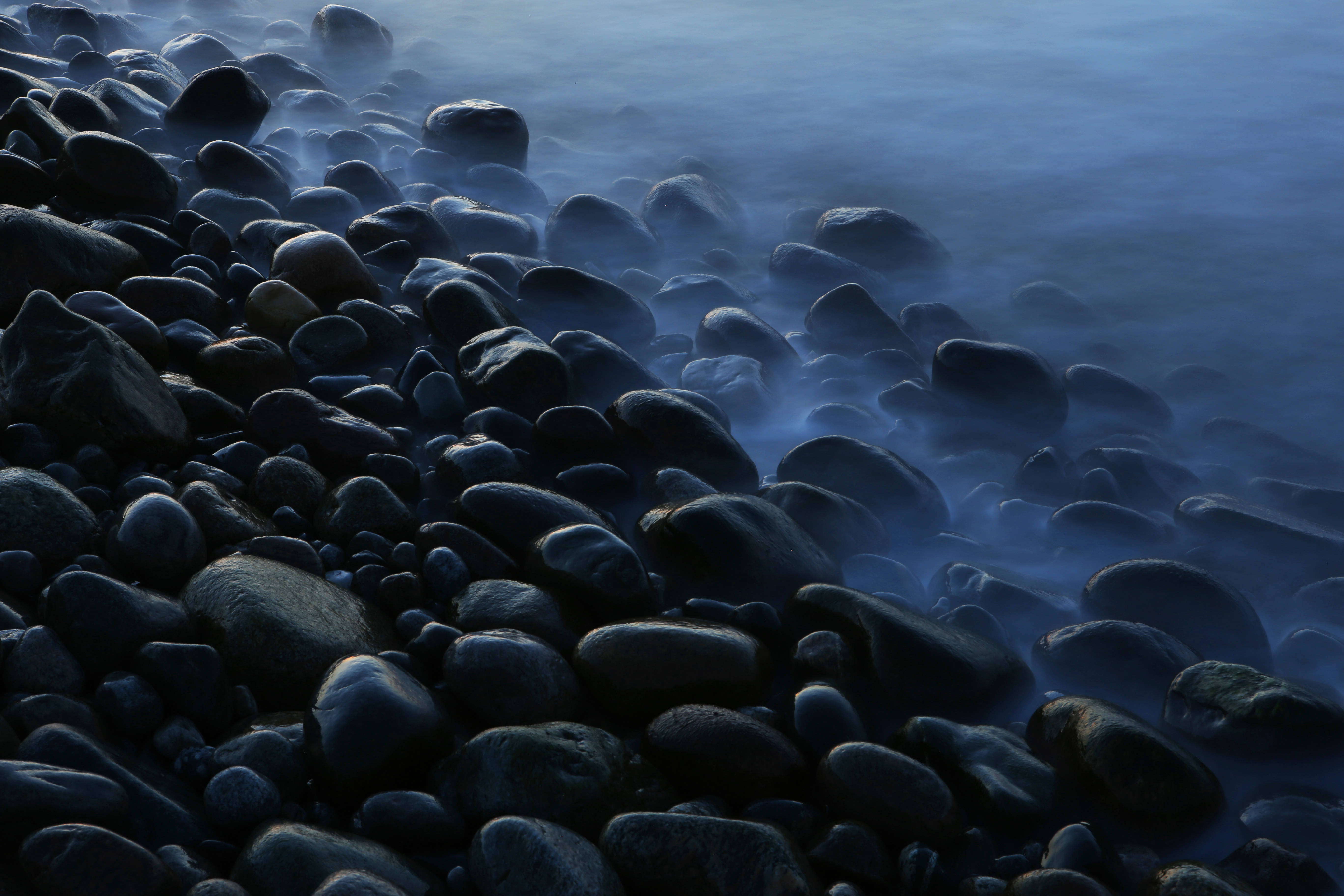 4d ultra hd, misty pebbles, soft blue twilight, 5K Desktop Wallpaper
