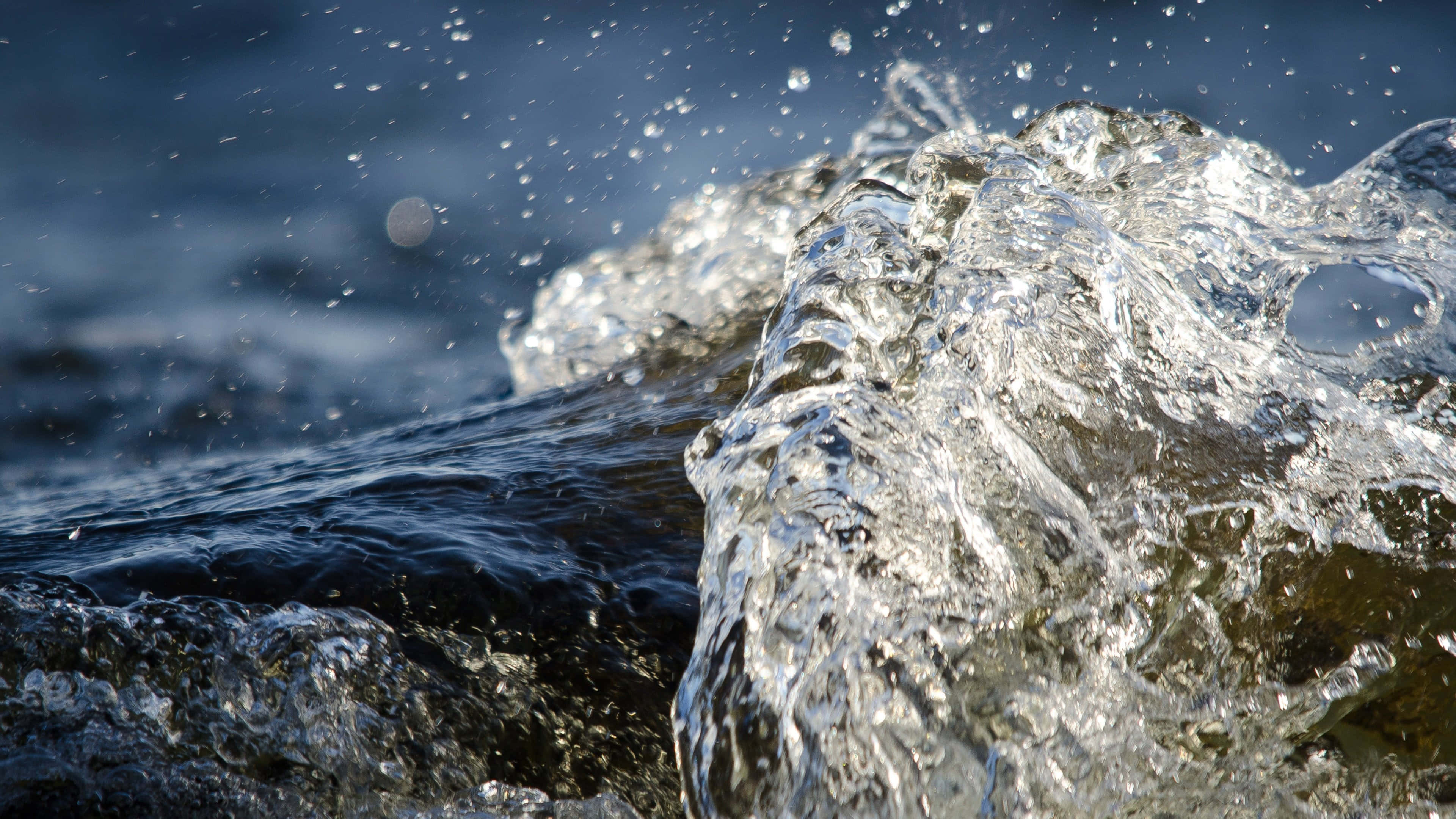 4K Water Waves, crystal clear water, droplets, 4K Desktop Wallpaper