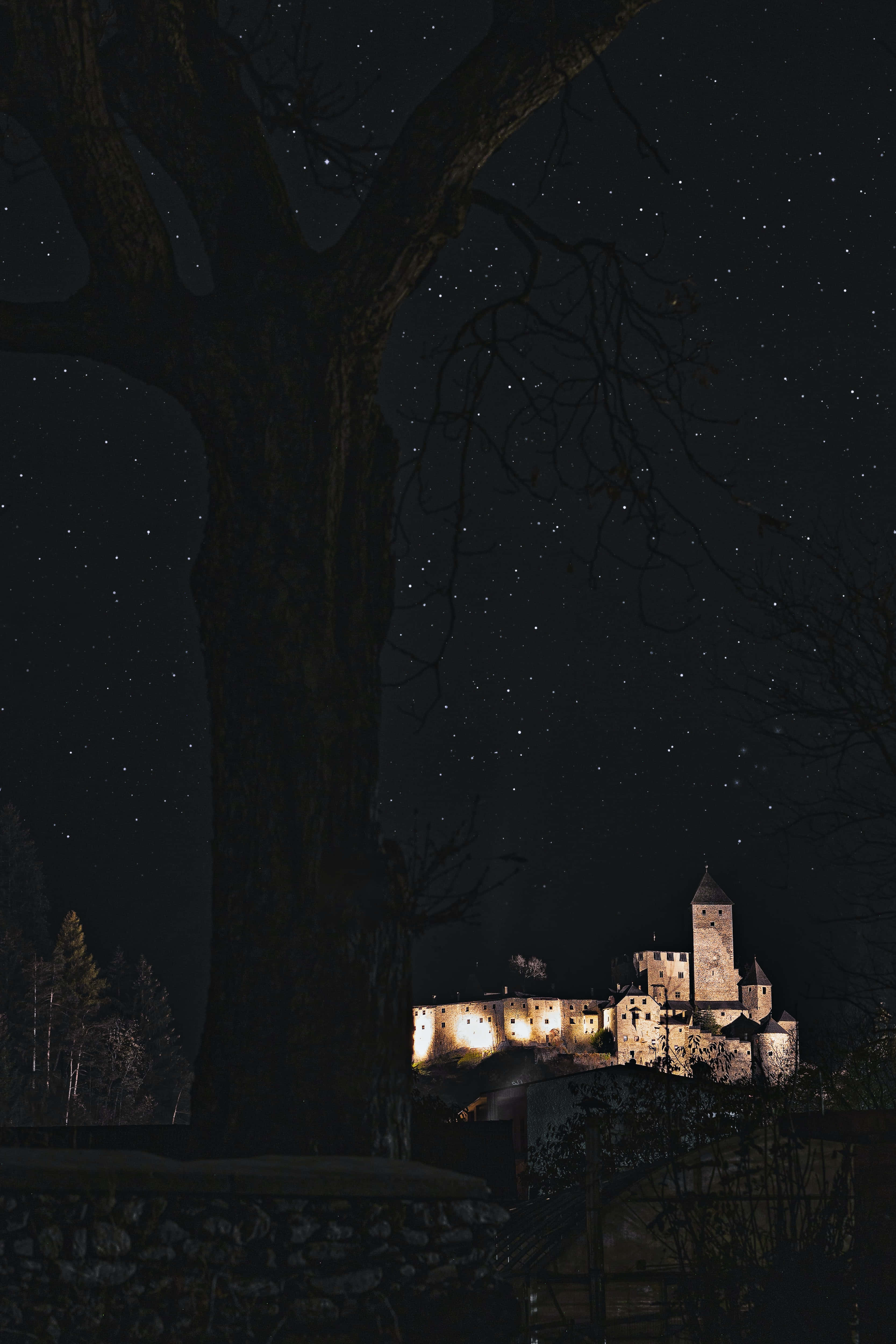 4K Ultra HD Android, starry night, castle, 4K Phone Wallpaper