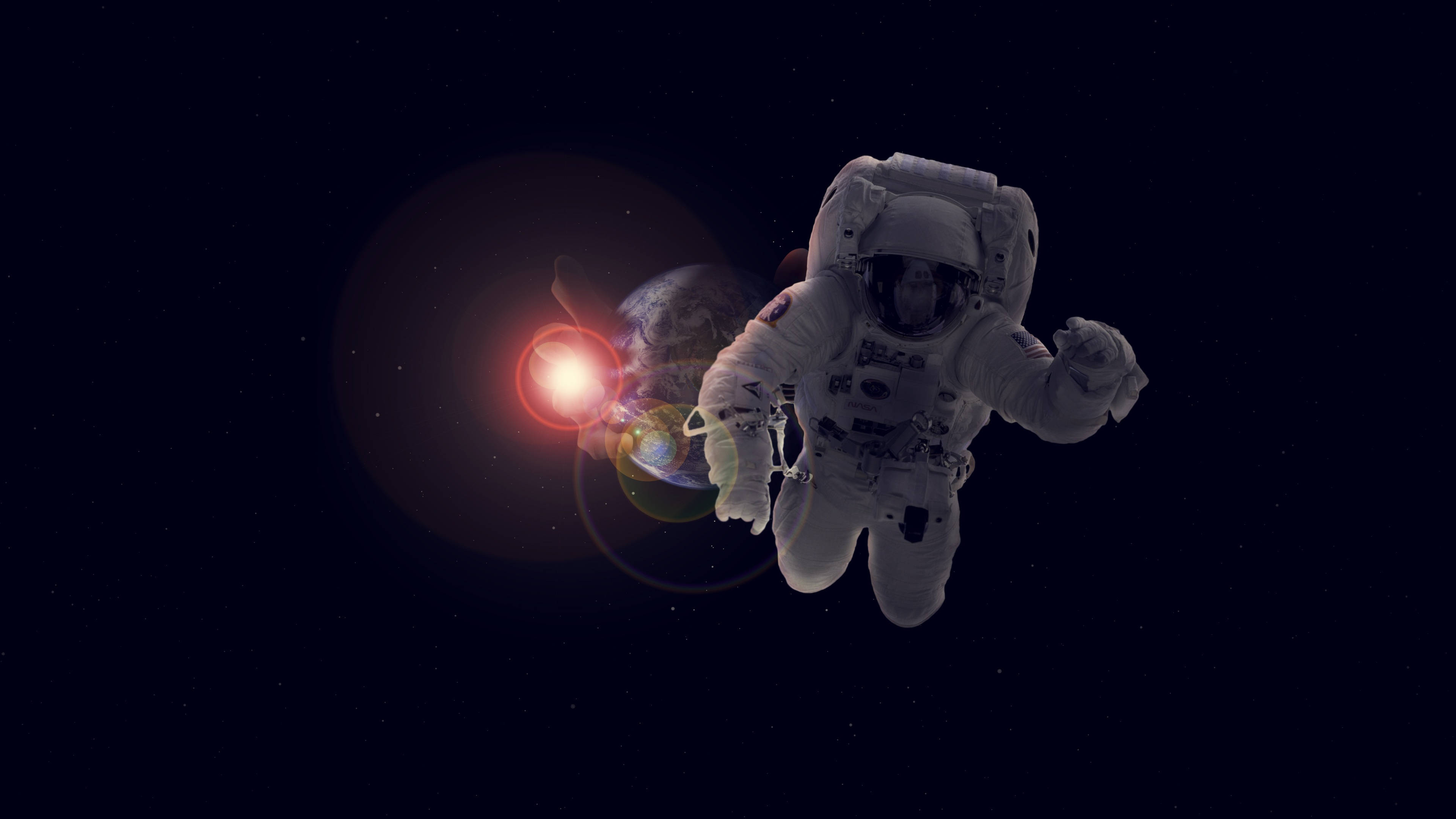 4K Astronaut, space, glowing red star, 4K Desktop Wallpaper