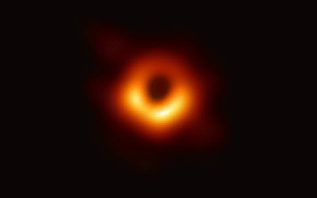 4K Black Hole
