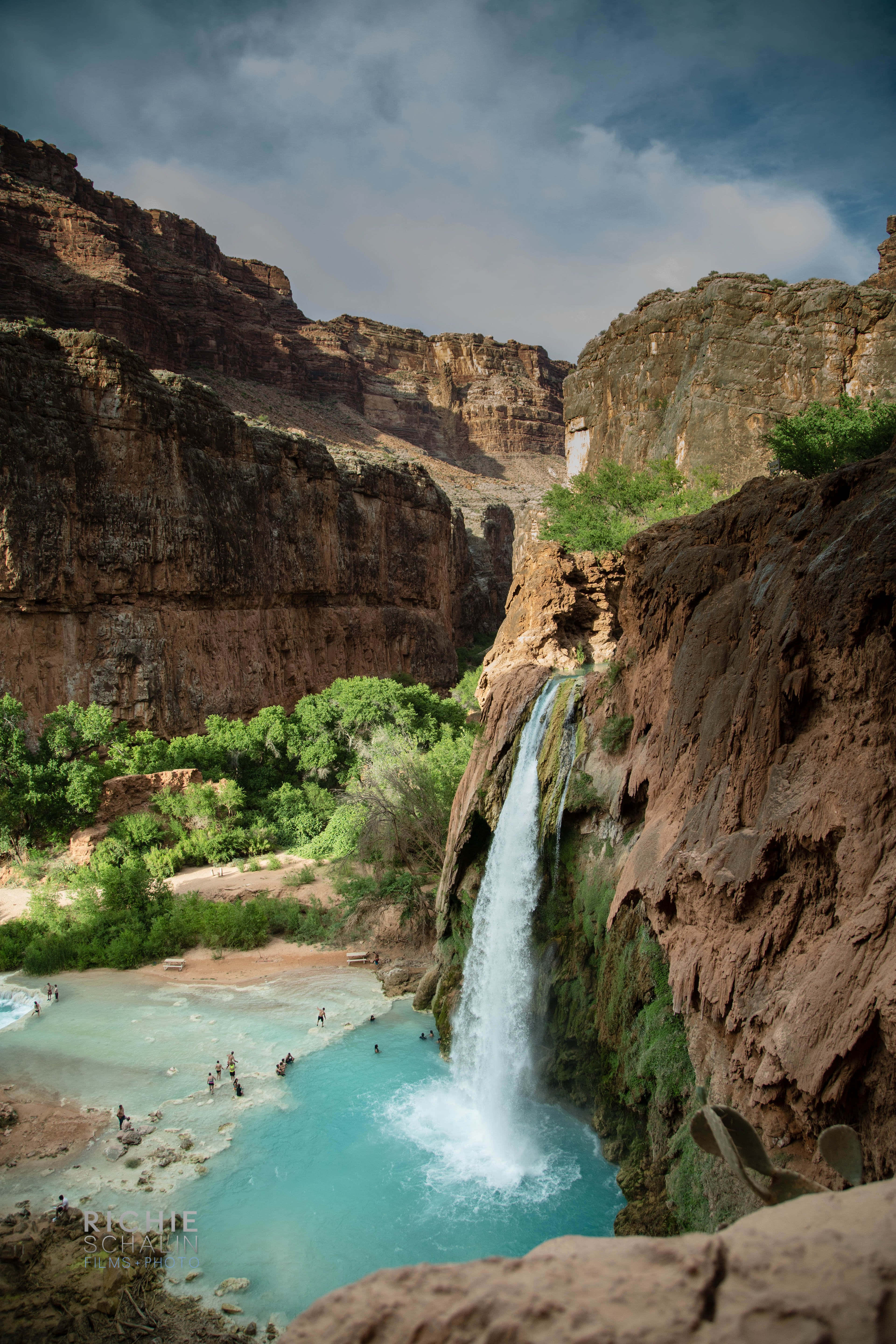 4K Ultra HD Canyon, turquoise pool, rugged red rock cliffs, 5K Phone Wallpaper