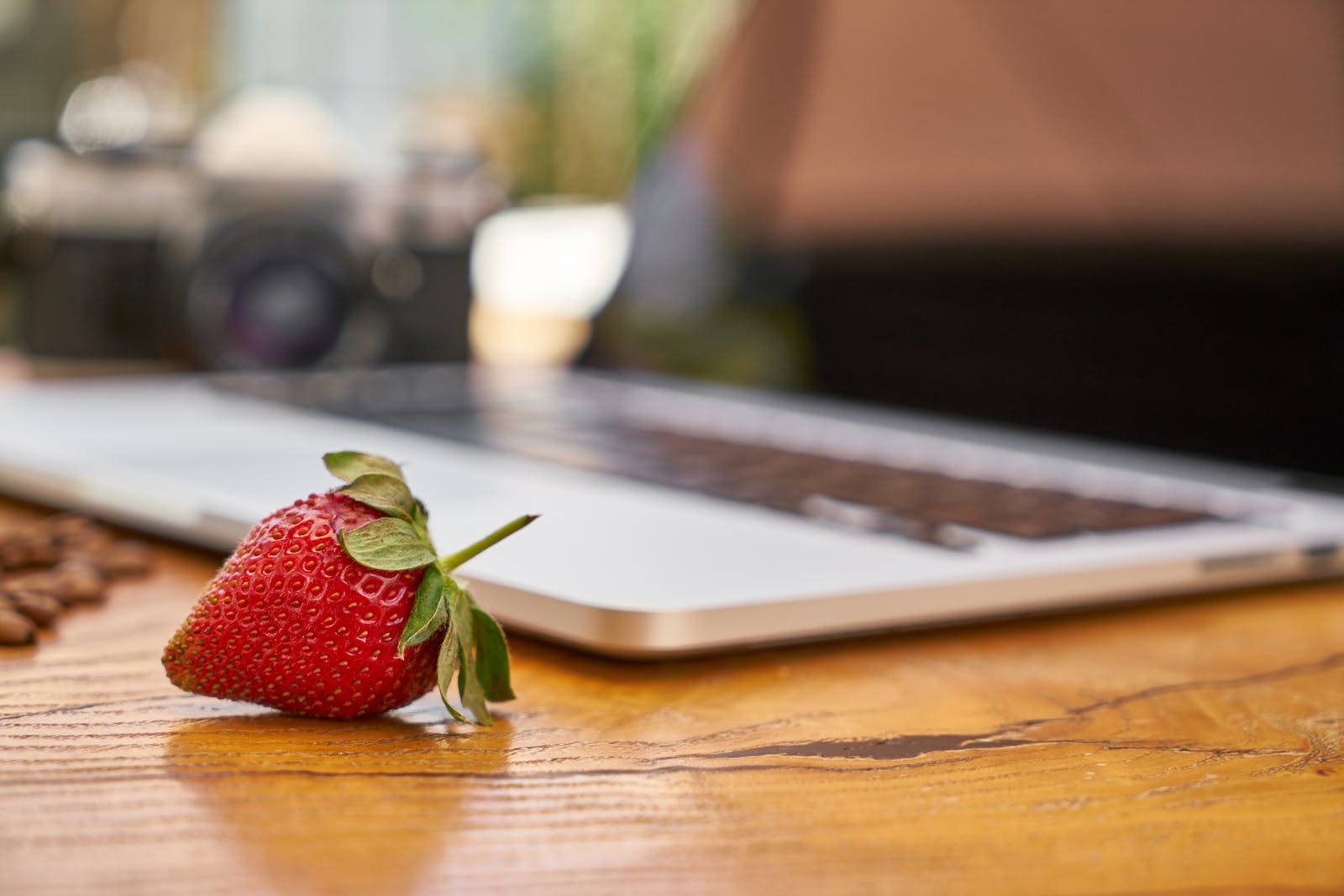 4K Computer, strawberry, laptop, HD Desktop Wallpaper