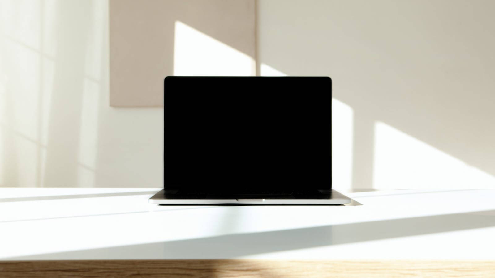 4K Computer, silver laptop, white desk, HD Desktop Wallpaper