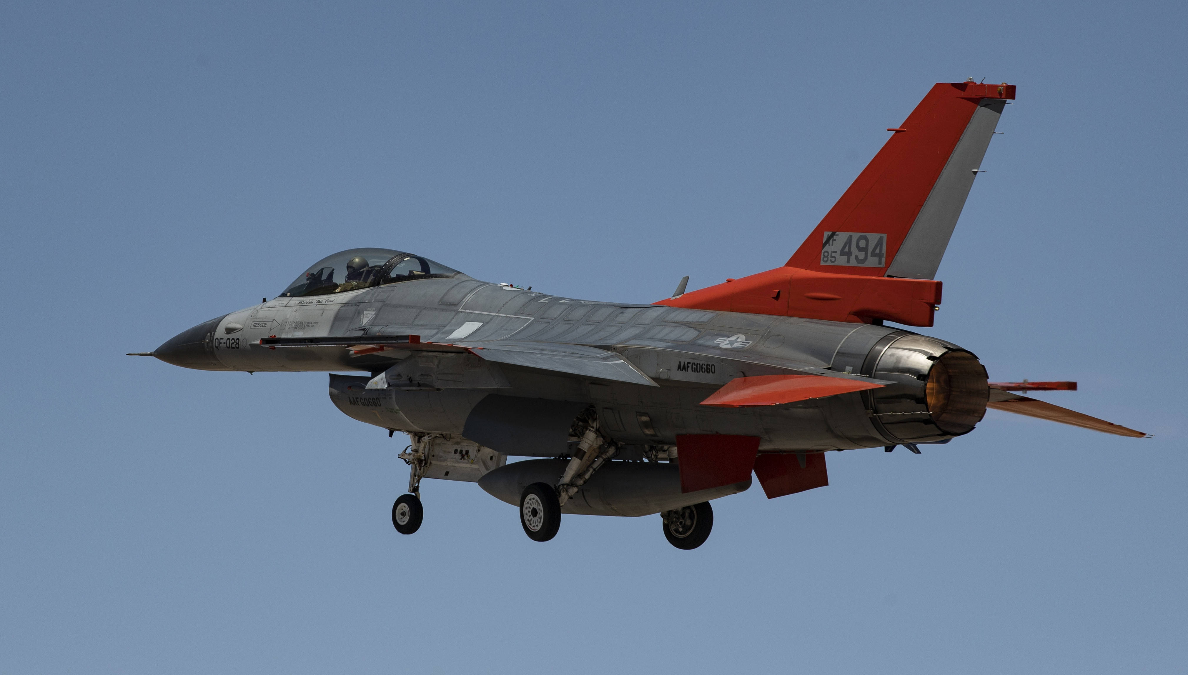 4K fighter plane, gray and red fighter jet, landing gear down, 4K Desktop Wallpaper