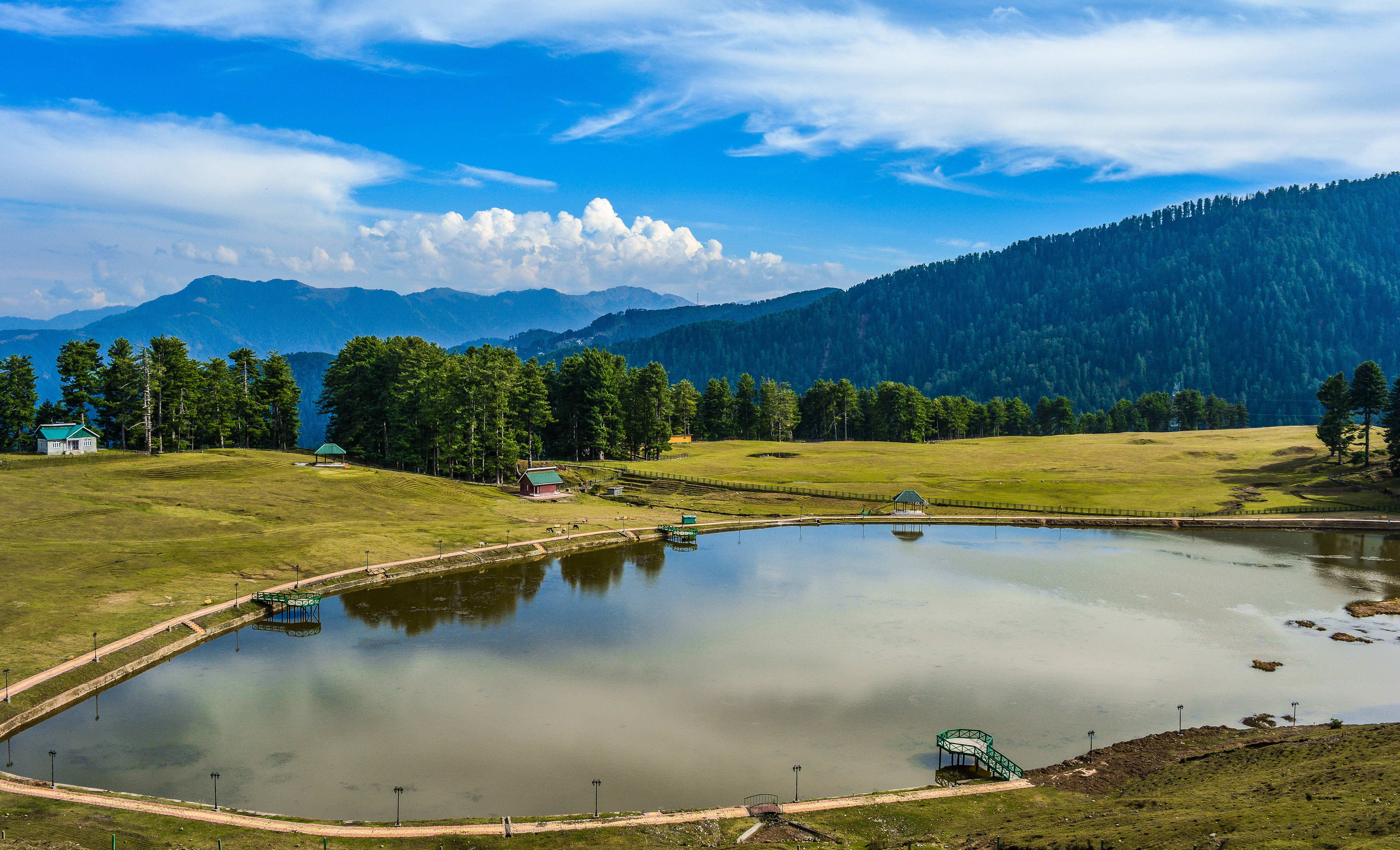 4K Golf Course, mountains, mountain lake, 5K Desktop Wallpaper