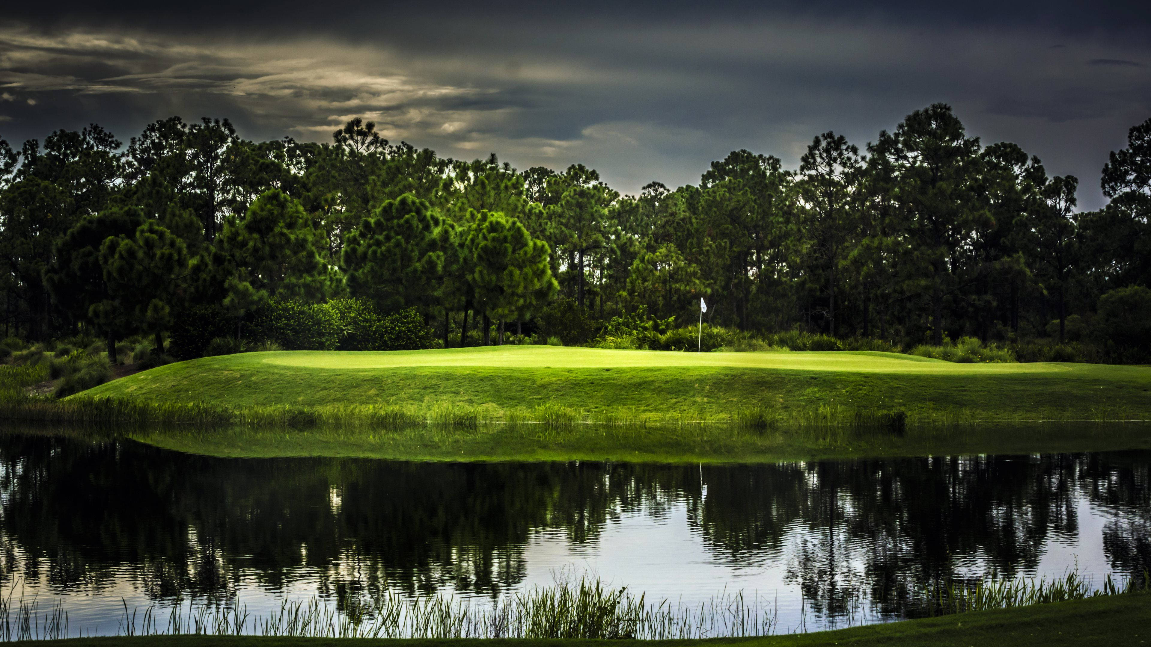 4K Golf Course, golf green, hill, 4K Desktop Wallpaper