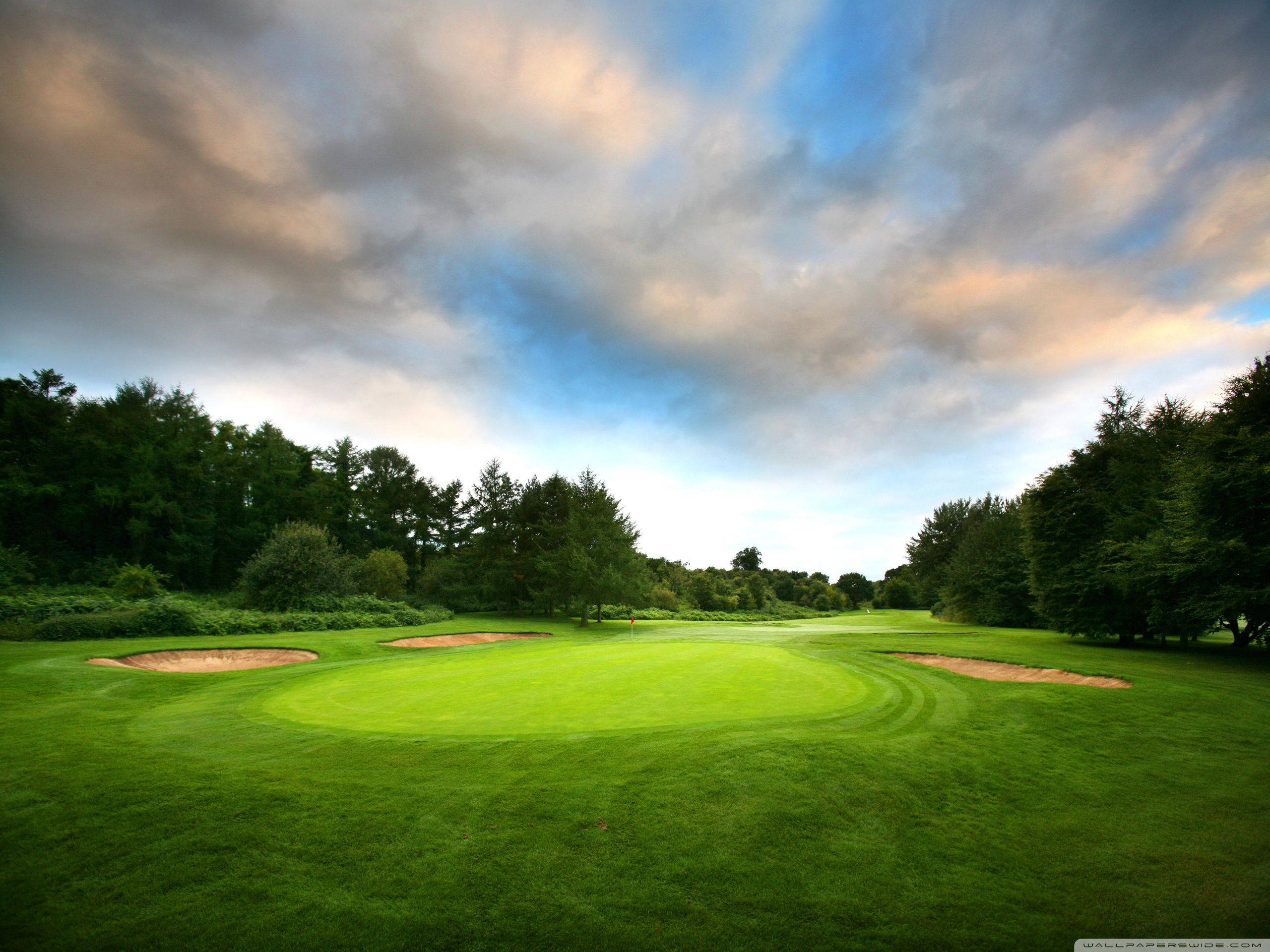 golf course, cloudy sky, trees, 2K Desktop Wallpaper