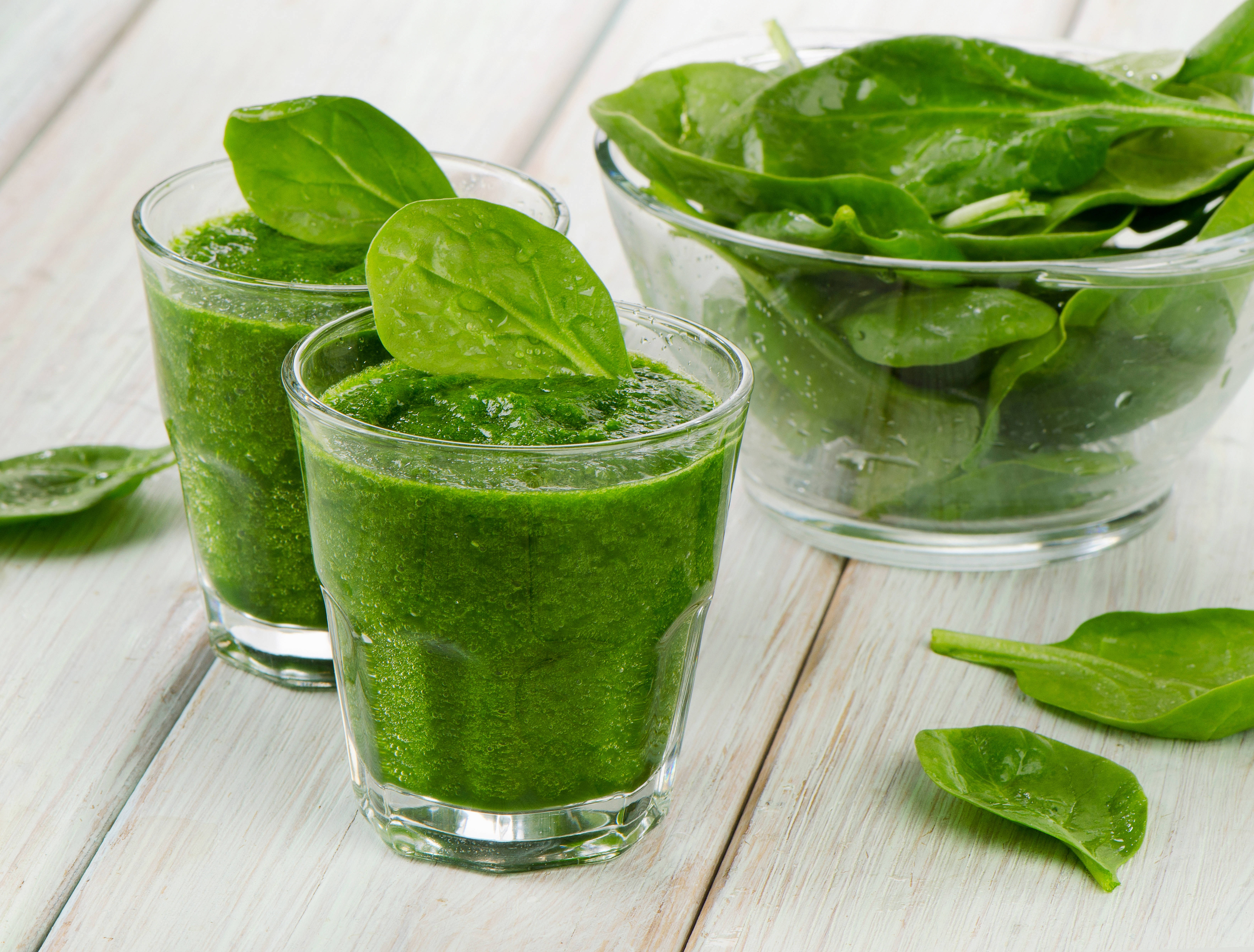 4K Green Healthy Smoothie, vibrant green spinach smoothie, fresh leaves, 5K Desktop Wallpaper