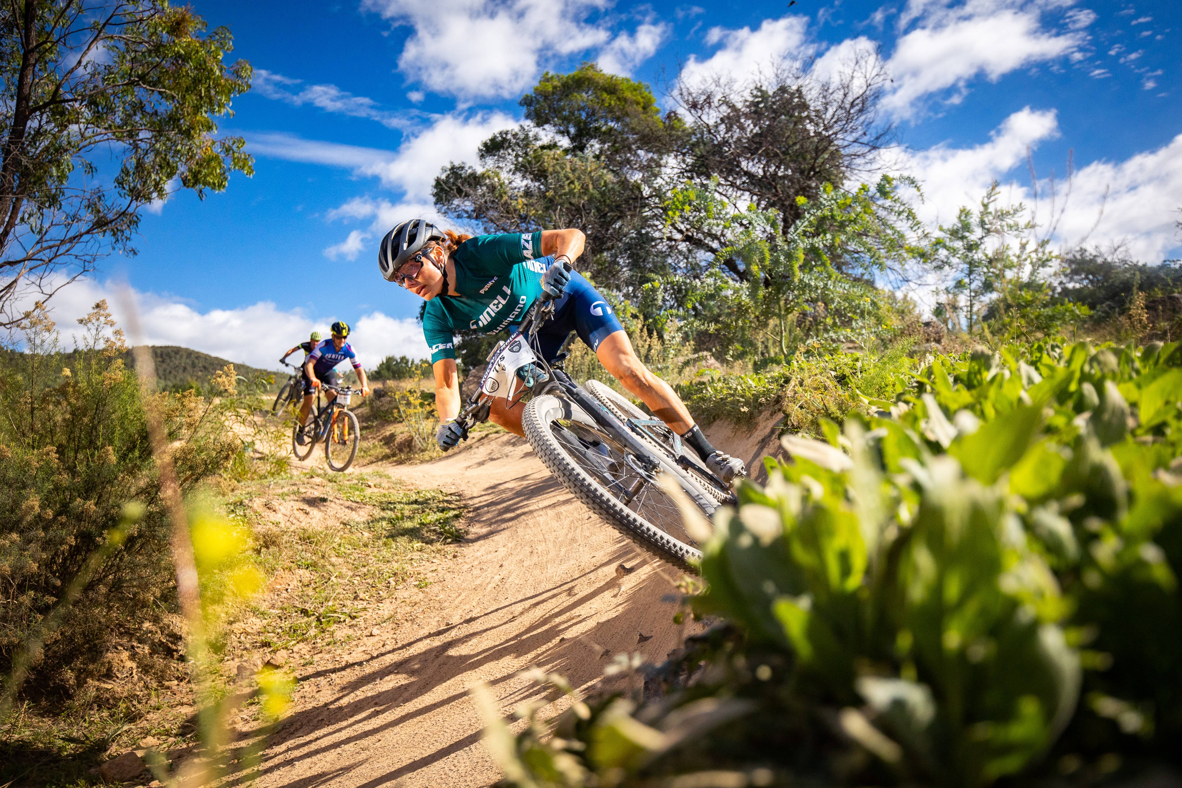 4K Mountain Bike, dirt trail, green shrubs, 4K Desktop Wallpaper
